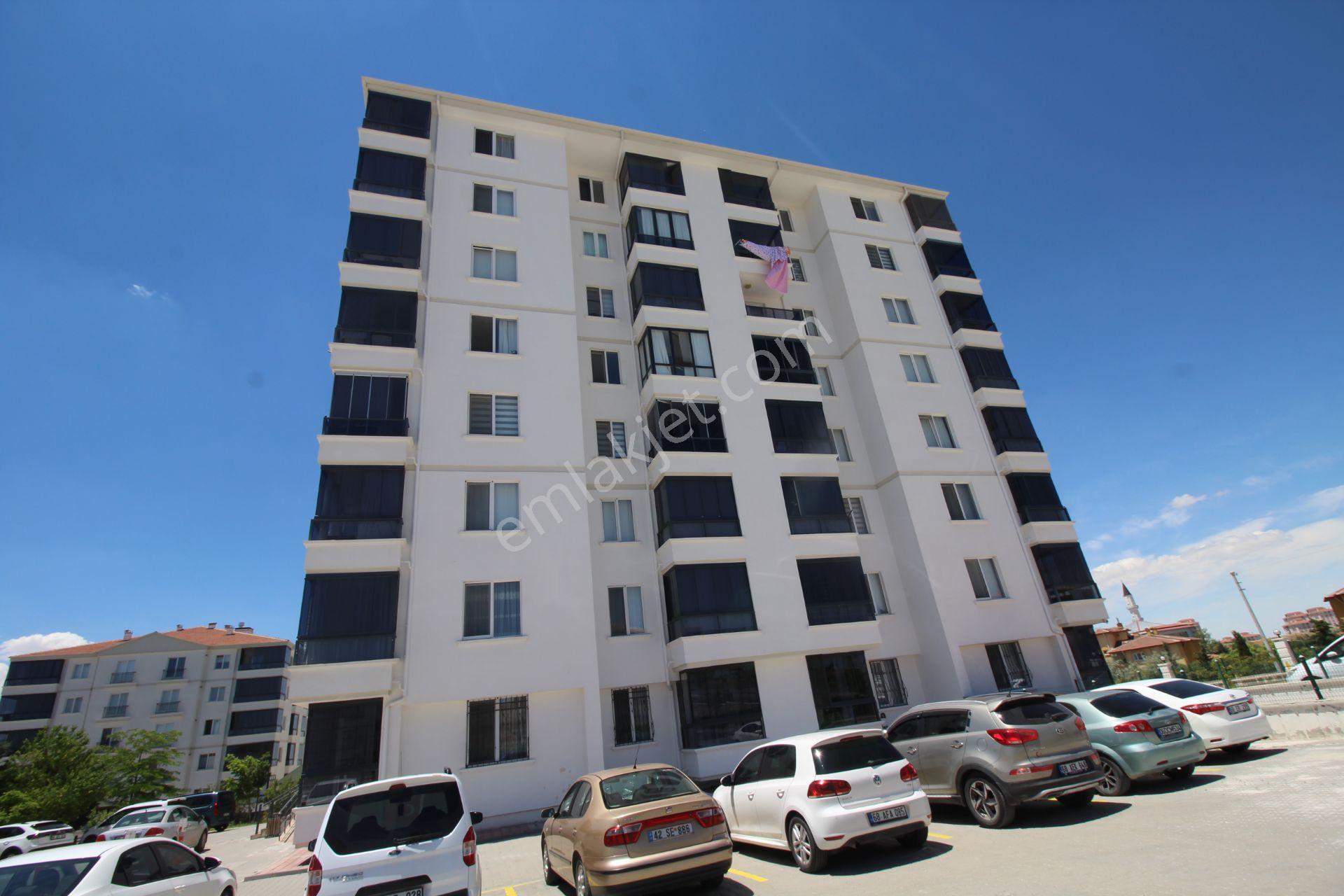 Aksaray Yunus Emre Mahallesinde Site İçinde Satılık 3+1 Yüksek Giriş Daire