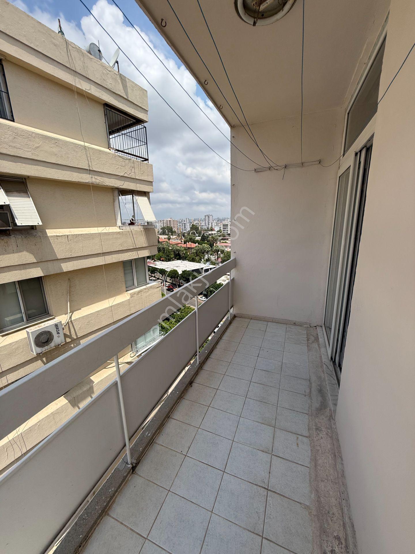Atatürk Caddesinde 3+1+kiler 180 M2 Doğalgazlı Kiralık Daire - Görsel 18