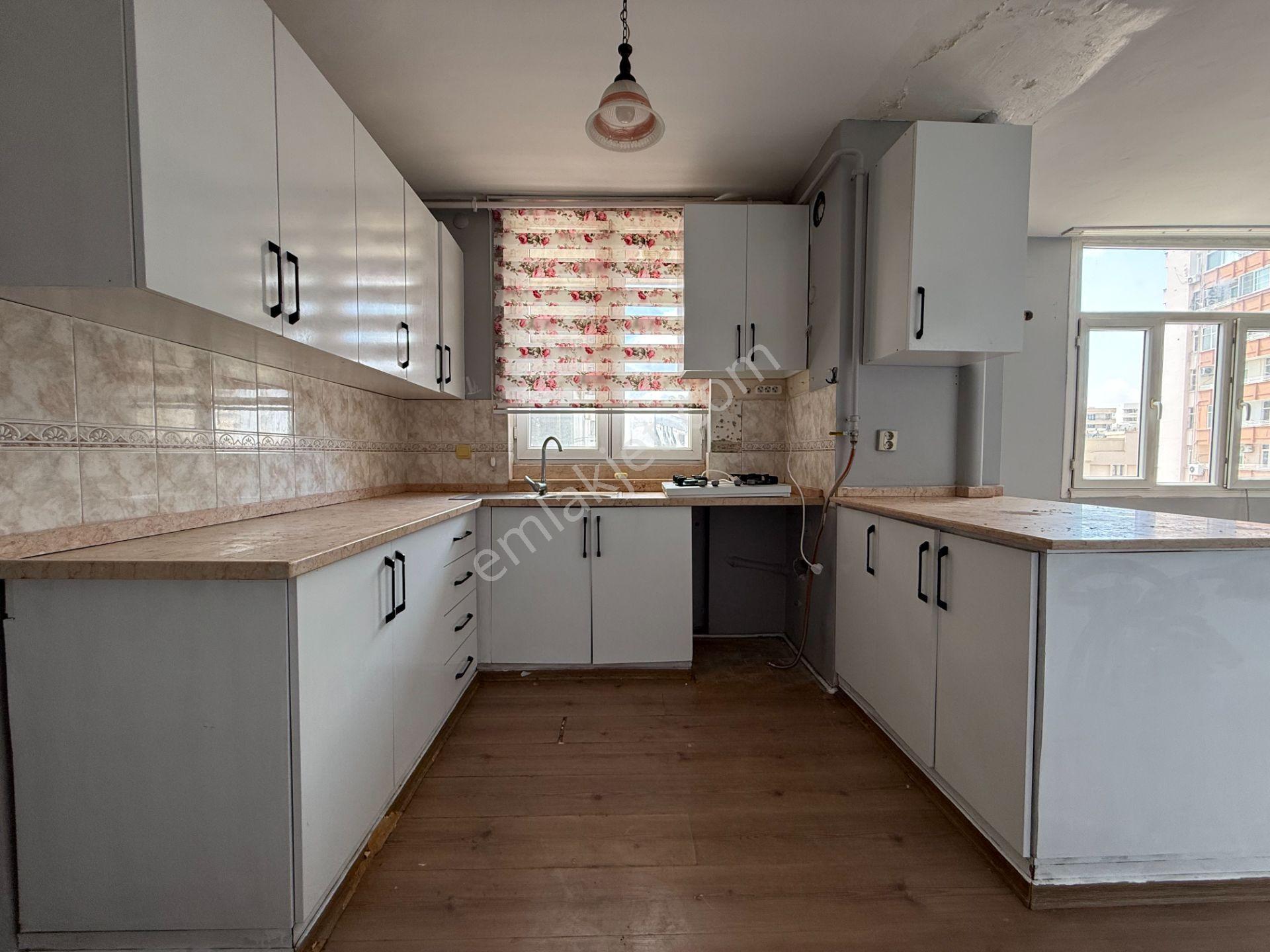 Atatürk Caddesinde 3+1+kiler 180 M2 Doğalgazlı Kiralık Daire - Görsel 10