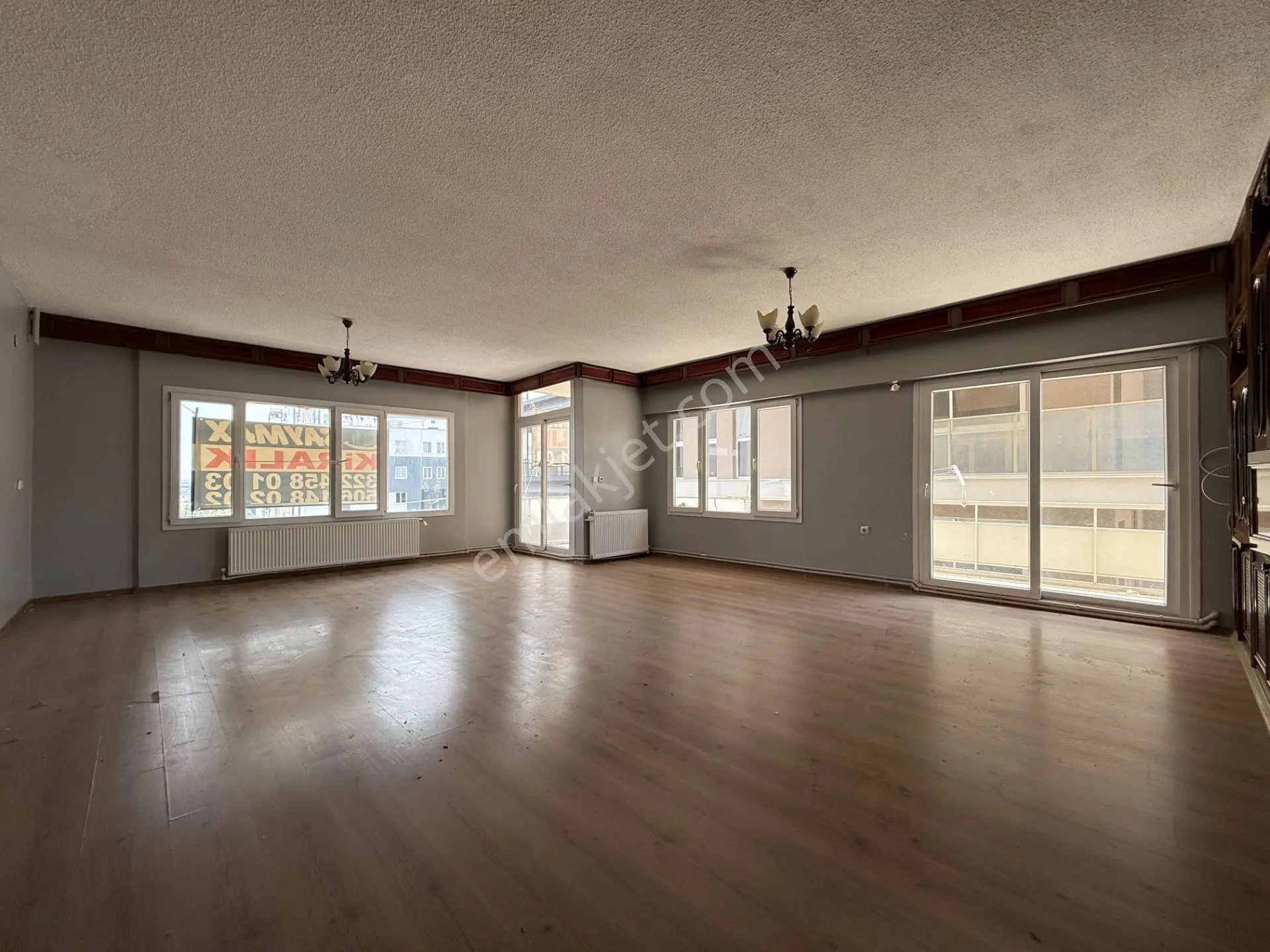 Atatürk Caddesinde 3+1+kiler 180 M2 Doğalgazlı Kiralık Daire - Görsel 4