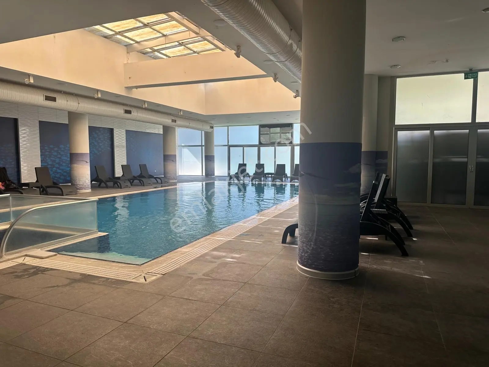 Simpaş Liva Sitesinde Arakat Mini Balkonlu Full Eşyalı 1+1 Daire - Görsel 2