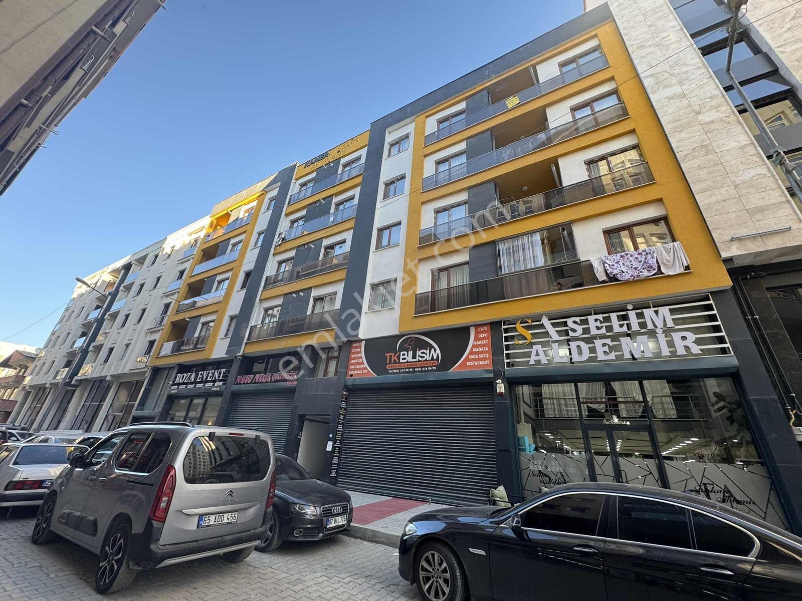 Van Yapı Emlak'tan Kiralık 1+1 Eşyalı Geniş Daire Merkezi Konum - Görsel 20