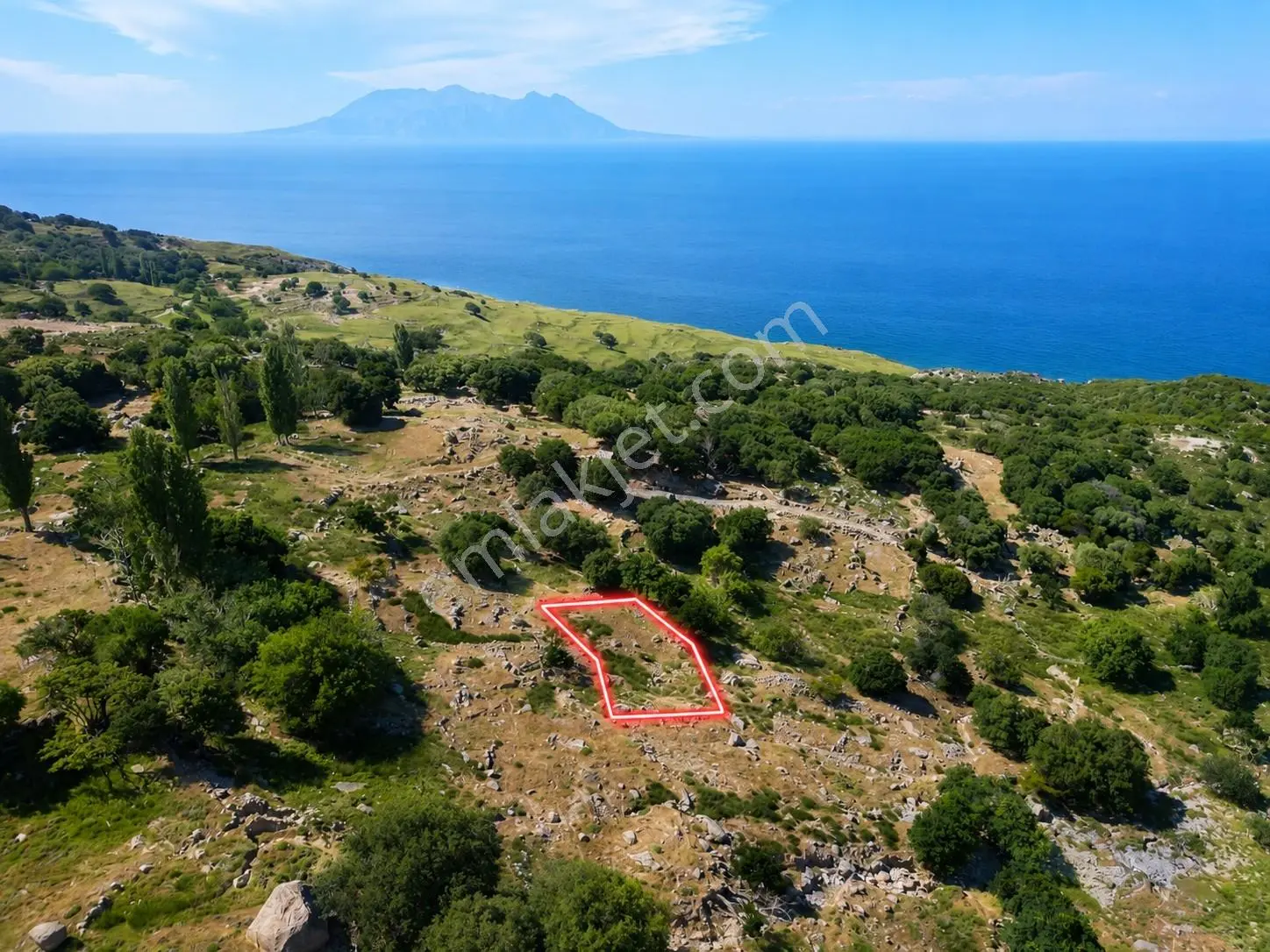 İmroz Emlak'tan Tepeköy'de 758 M2 Deniz Manzaralı Bahçe