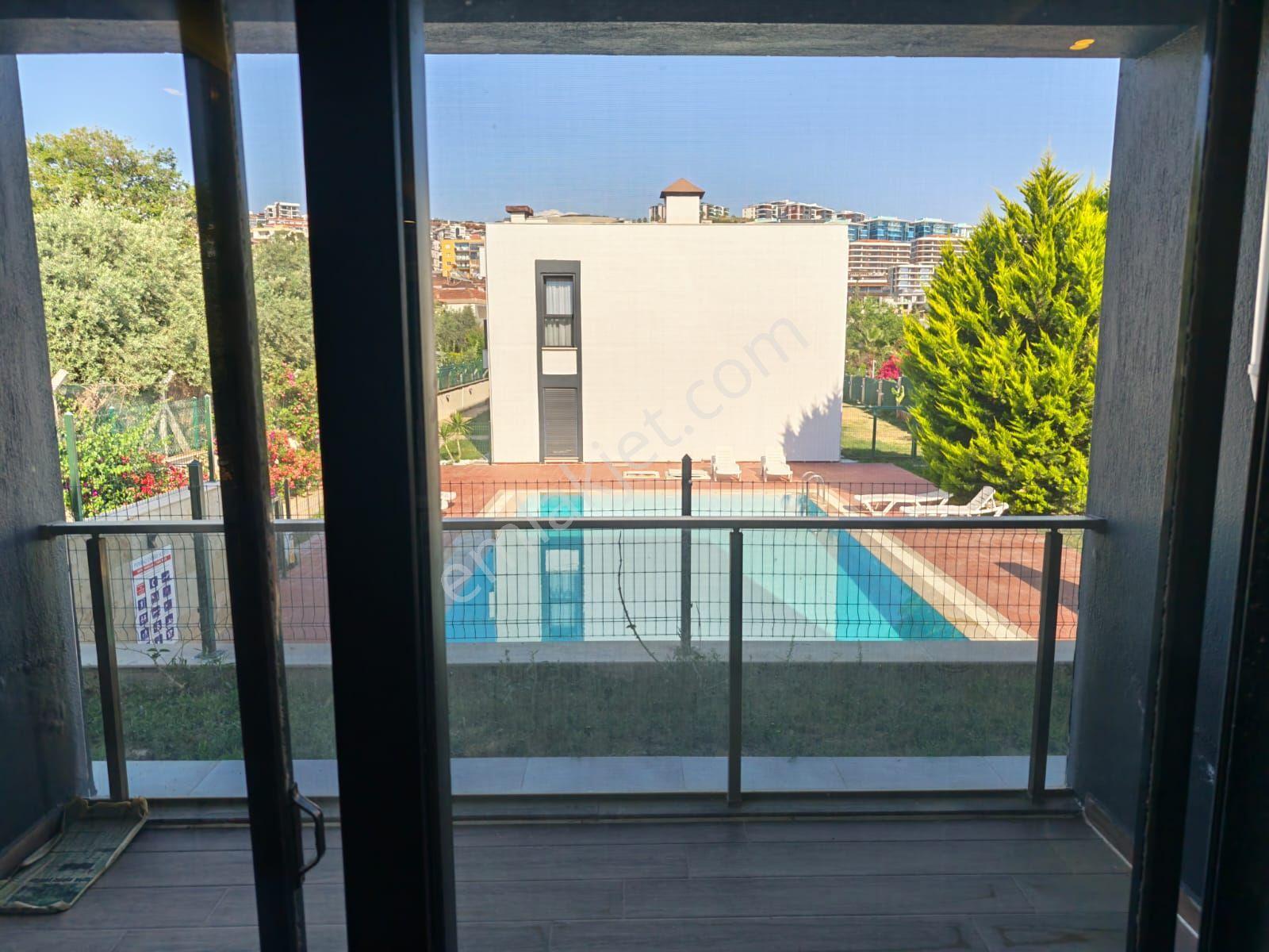 Kadınlar Denizi Mahallesi Havuz Manzaralı Bahçeli Eşyalı Kiralık 2+1 Daire - Görsel 7