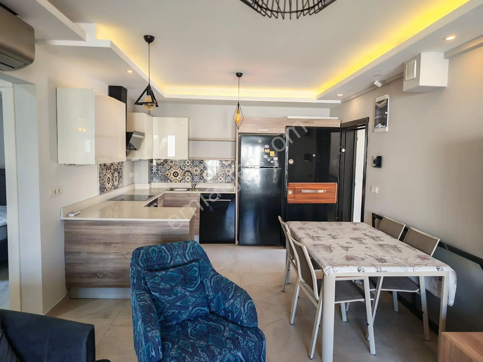 Kadınlar Denizi Mahallesi Havuz Manzaralı Bahçeli Eşyalı Kiralık 2+1 Daire - Görsel 5