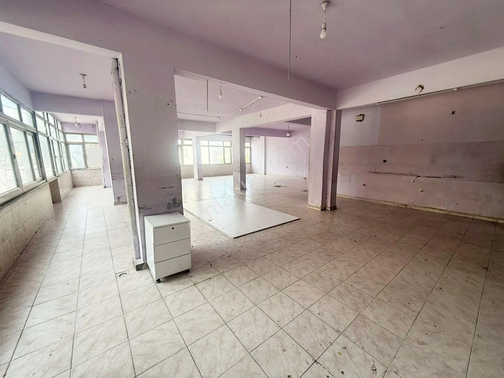 Mertcan'dan Şeyhli Mah. Geniş Kullanım Alanlı 220 M2 Dükkan - Görsel 2