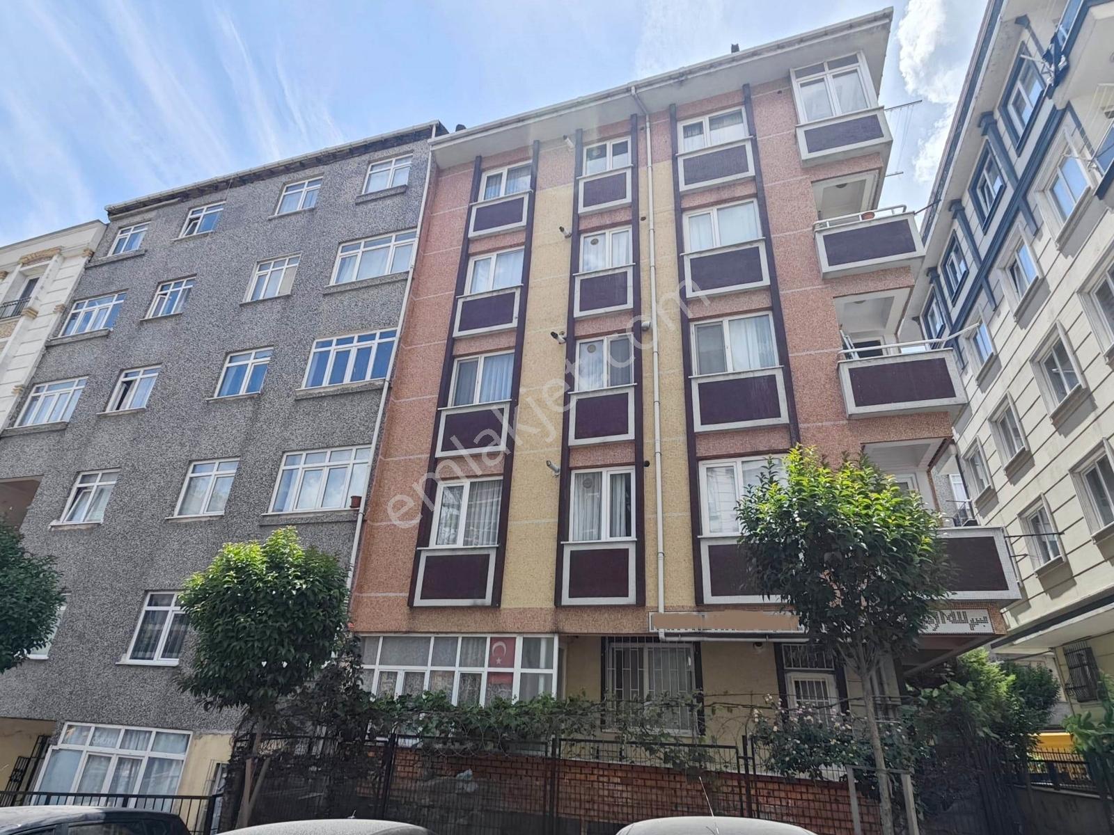 Yenibosna Çakmak Durağında 2+1 Kiralık İkinci Kat