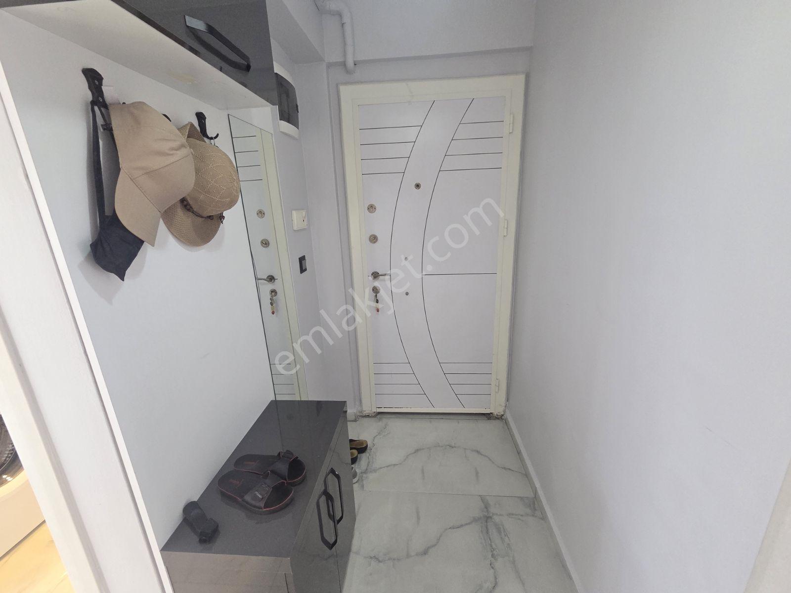 Yenifoça'nın Merkezinde Satılık Geniş Bahçe Katı 2.5 + 1 Daire - Görsel 25
