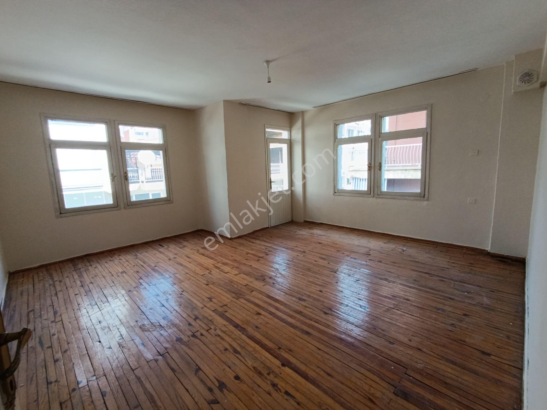 Salihli Mithatpaşa'da Kiralık 120 M² Geniş 3+1 Daire