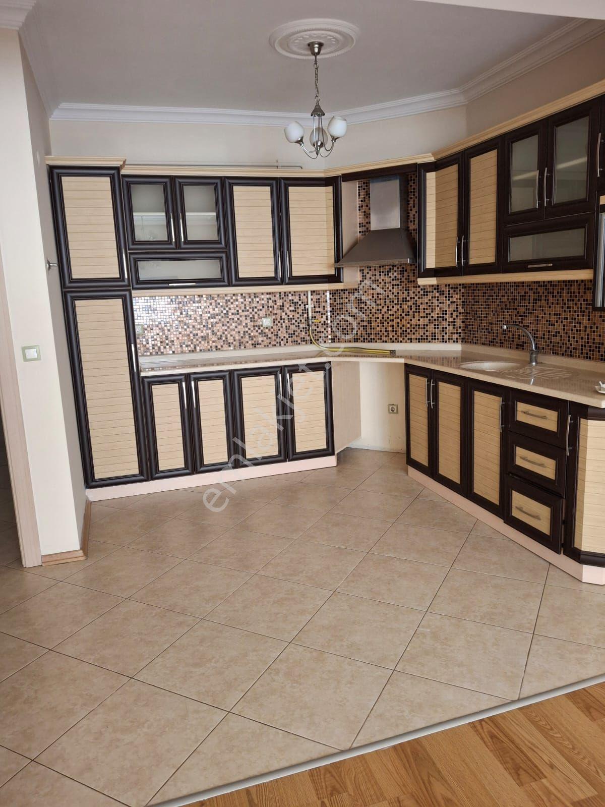 Adalet Gold Group Emlaktan Cadde Üzerinde Kaçırılmayacak Fiyata 2+1 Daire