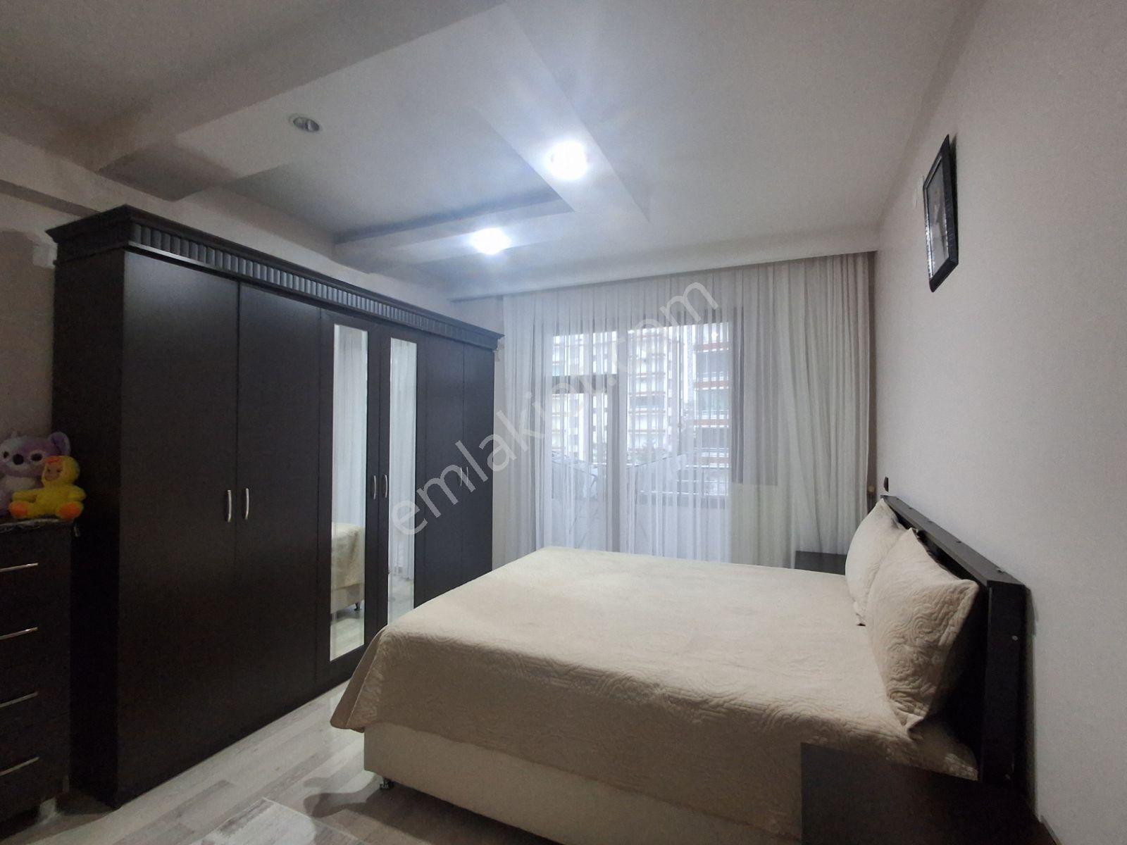 Bağcıların "en Güzel" Konumunda Bakımlı 3+1 Daire - Görsel 16