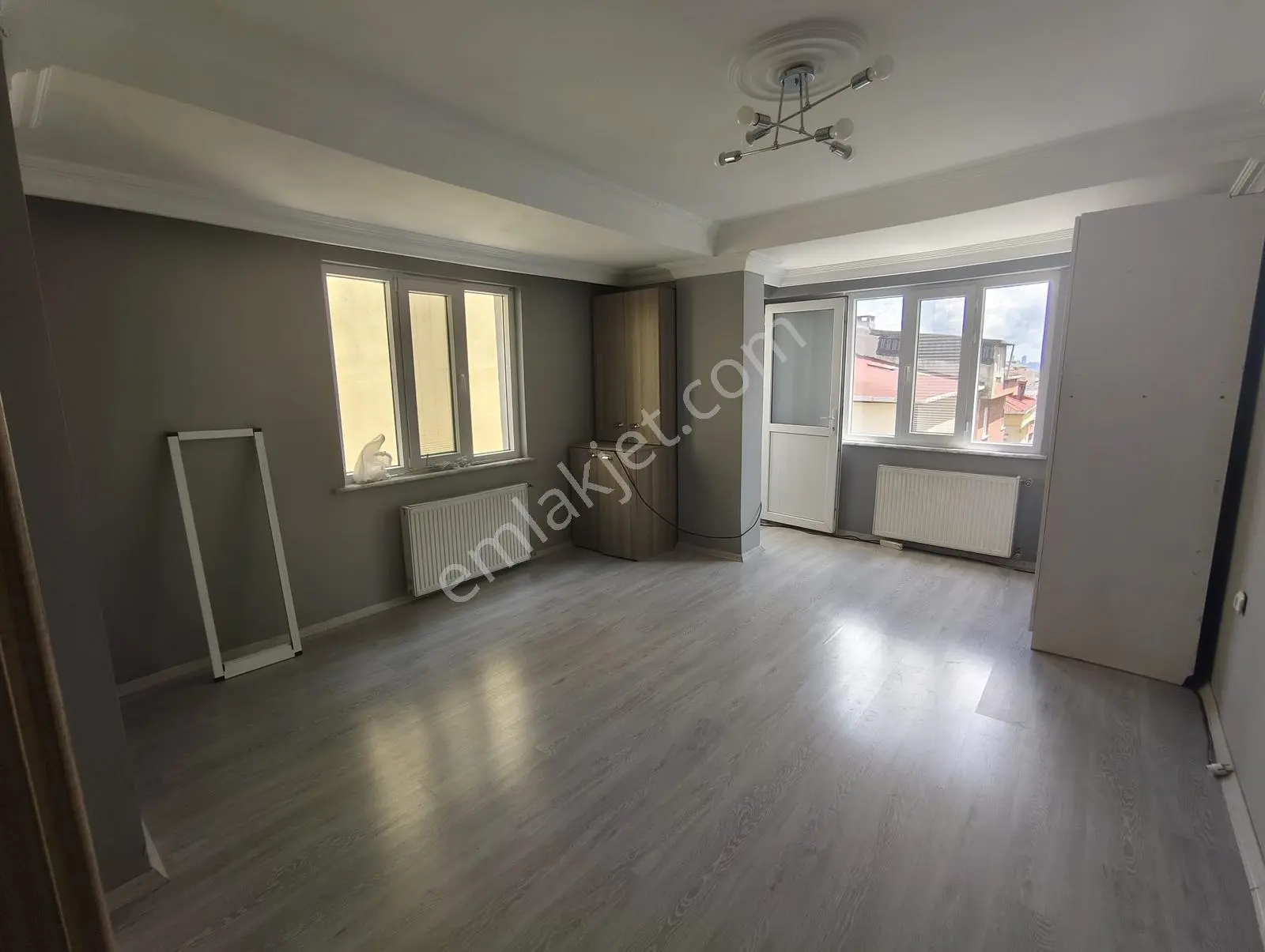 Köprü Emlaktan Gazi Mah. 3+1 Satılık Çift Balkonlu Ara Kat Daire - Görsel 5