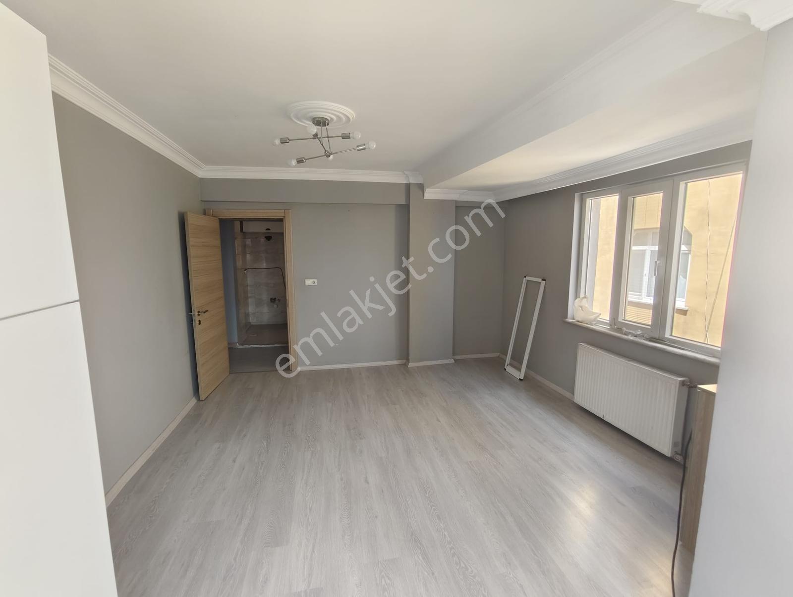 Köprü Emlaktan Gazi Mah. 3+1 Satılık Çift Balkonlu Ara Kat Daire - Görsel 13