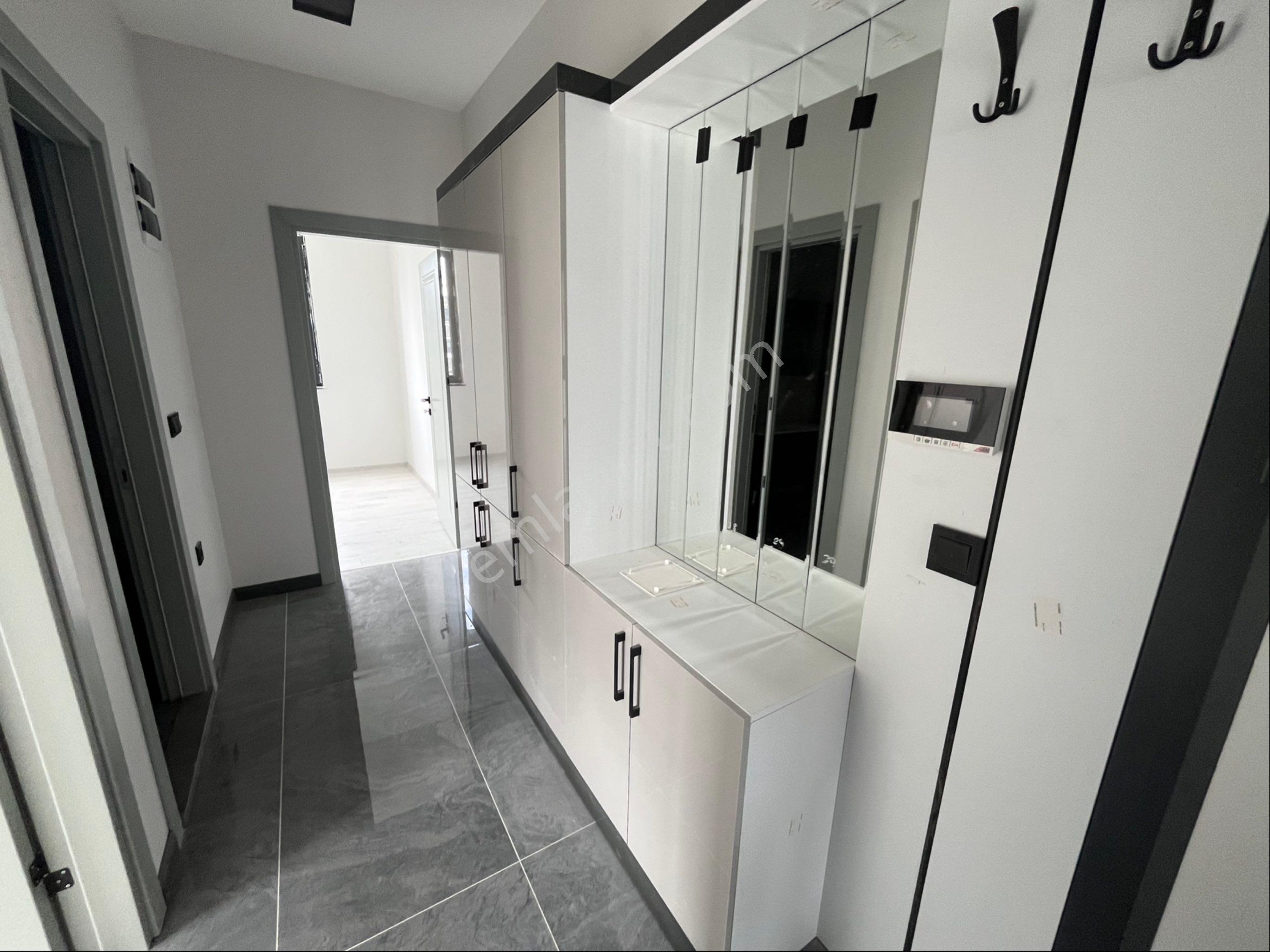 Atakent’te Tramvayın Altında Kiralık Mükemmel Konumda Daire - Görsel 9