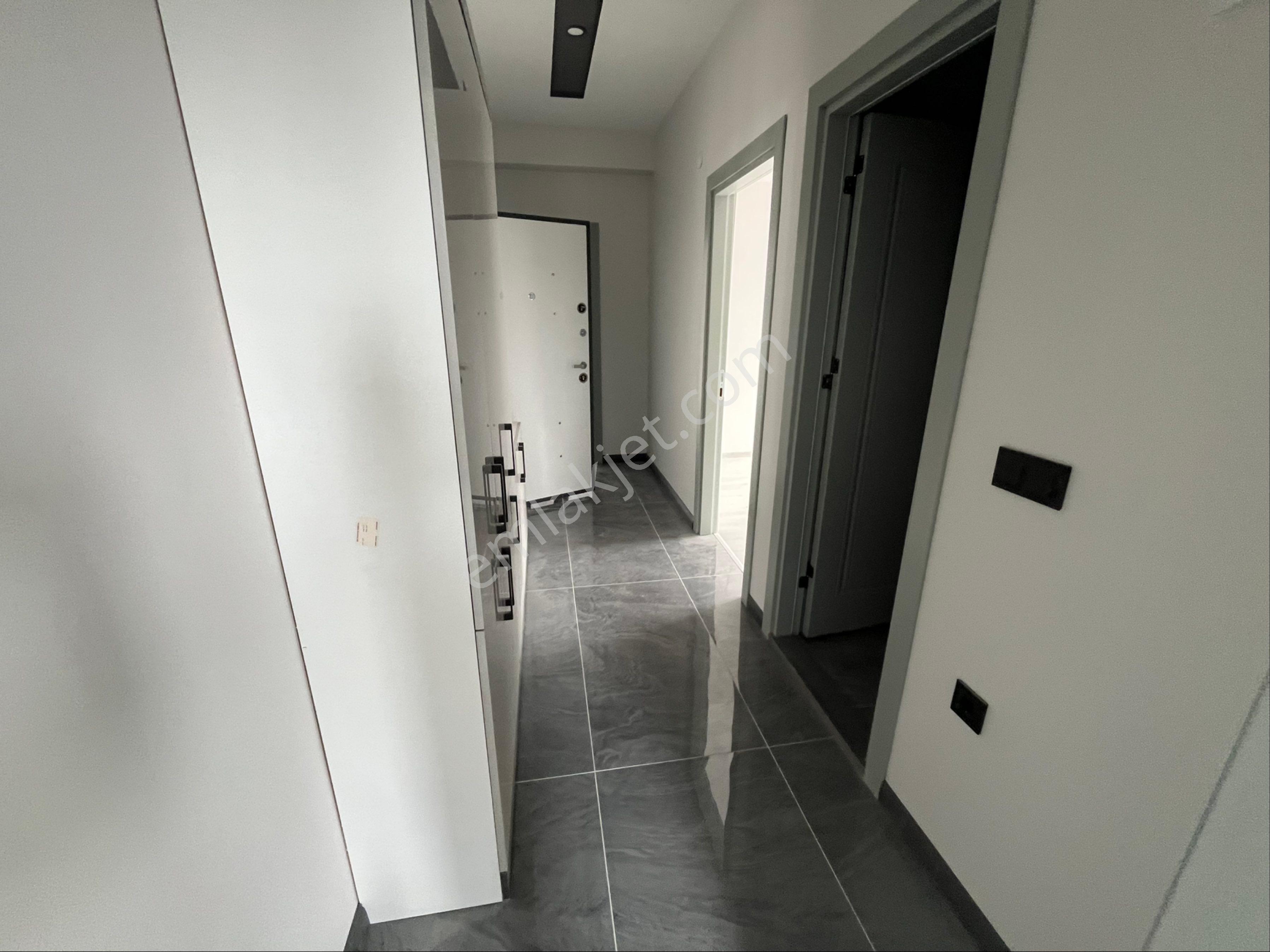 Atakent’te Tramvayın Altında Kiralık Mükemmel Konumda Daire - Görsel 12