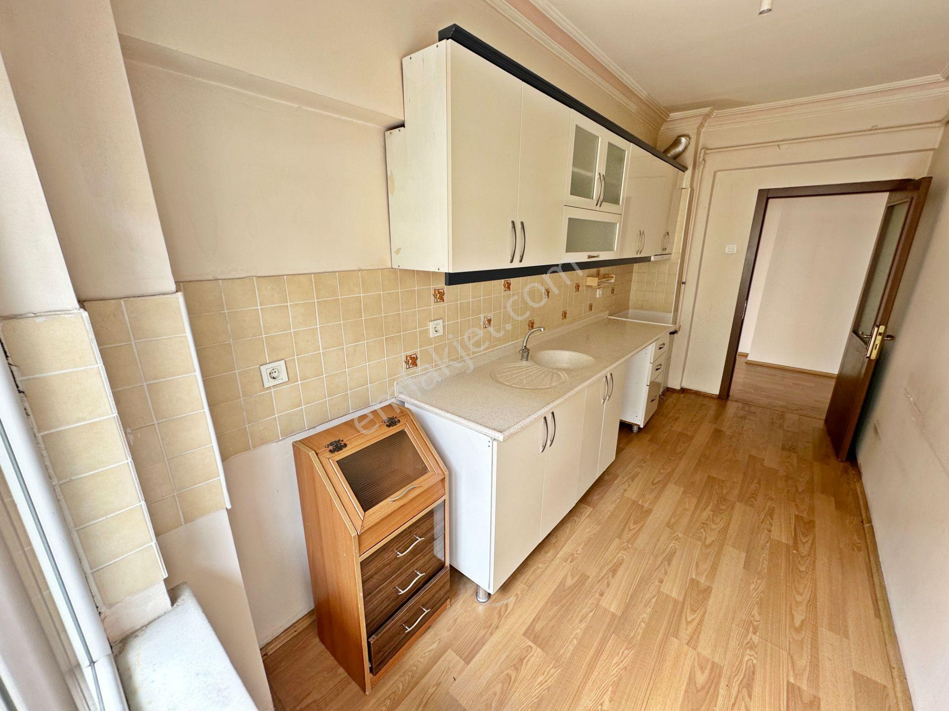 Aşağı Eğlence Mah. Göbek'te Ofis Ve Konuta Uygun 3+1 Yapılı Kiralık Mülk!! - Görsel 23