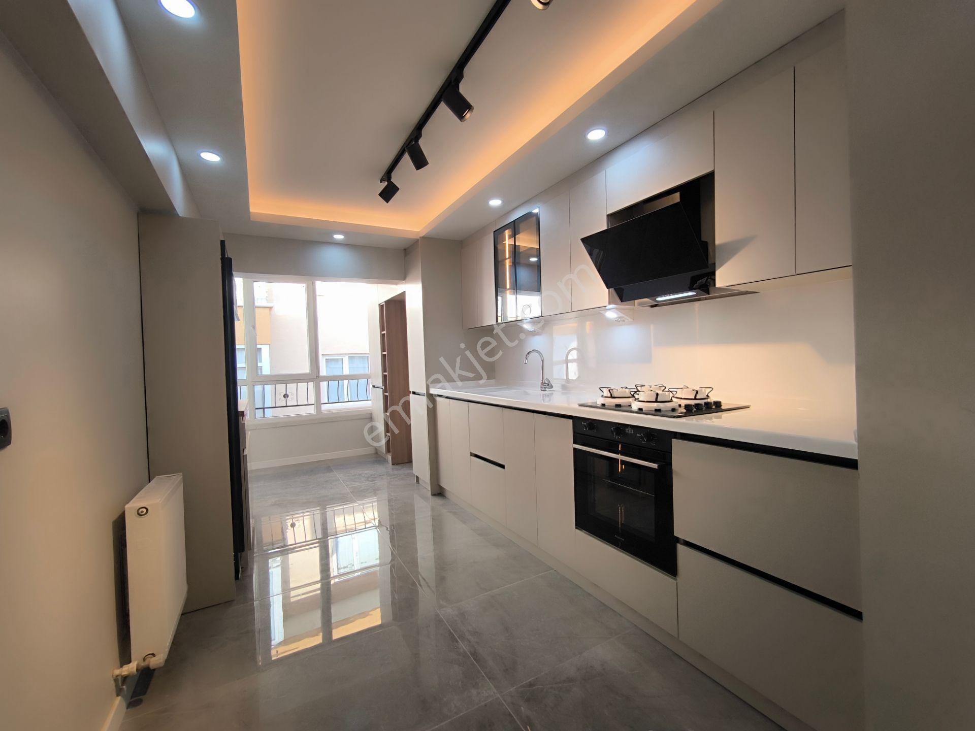 İstasyon Mh. Merkezi Konumda Full+full Lüx Yapılı 3+1 Daire - Görsel 5