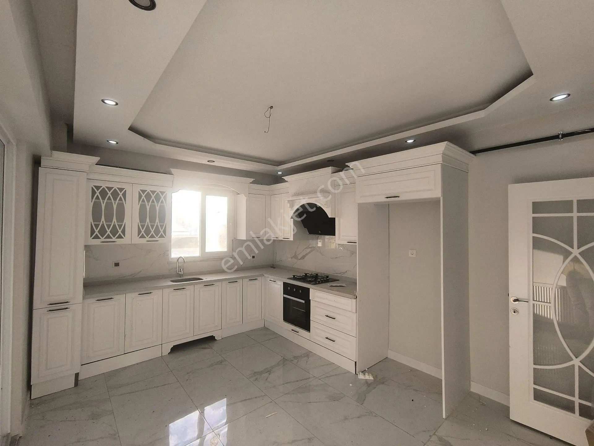 Adıyaman Yenimahallede Satılık 3.5+1 Arakat Modern Daire