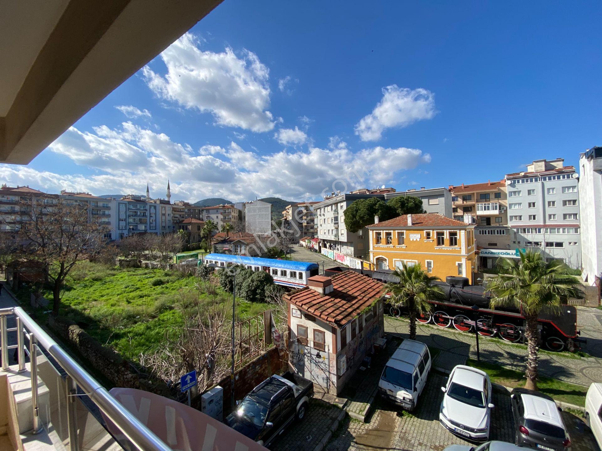 Gaziemir Atıfbey Mah. (boş Kiracısız) 3+1 Köşe Daire - Görsel 24