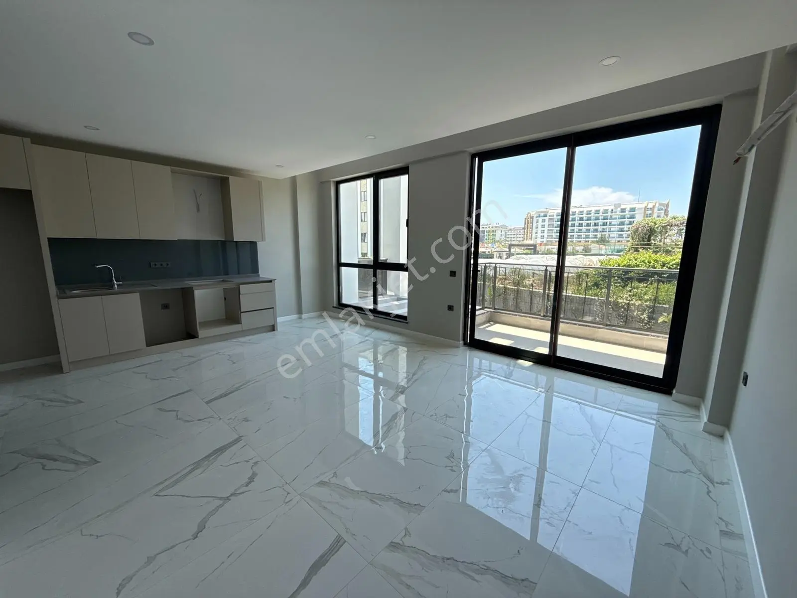 Kargıcak Alisa Deluxe Residence'te 1+1 Eşyasız Loft Daire - Görsel 3