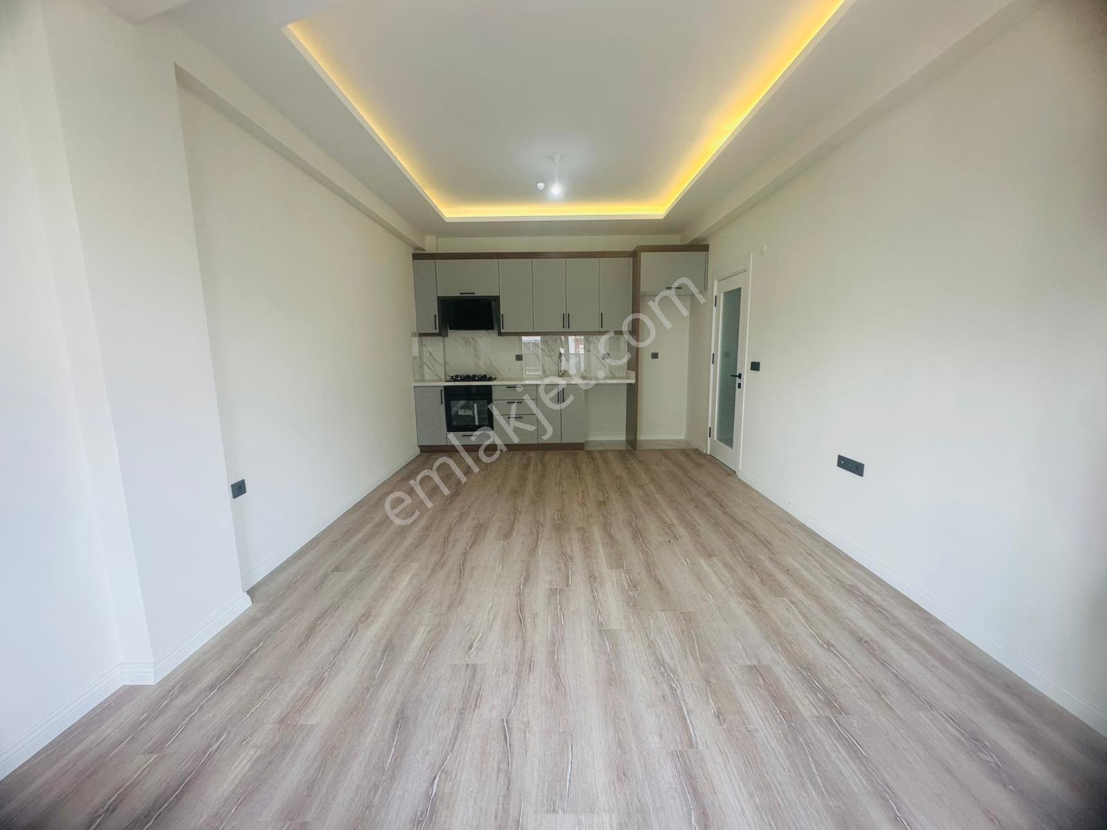 Sadece Kostak Gayrimenkulden Merkezi Lokasyon Ön Cephe 2+1 Daire - Görsel 9