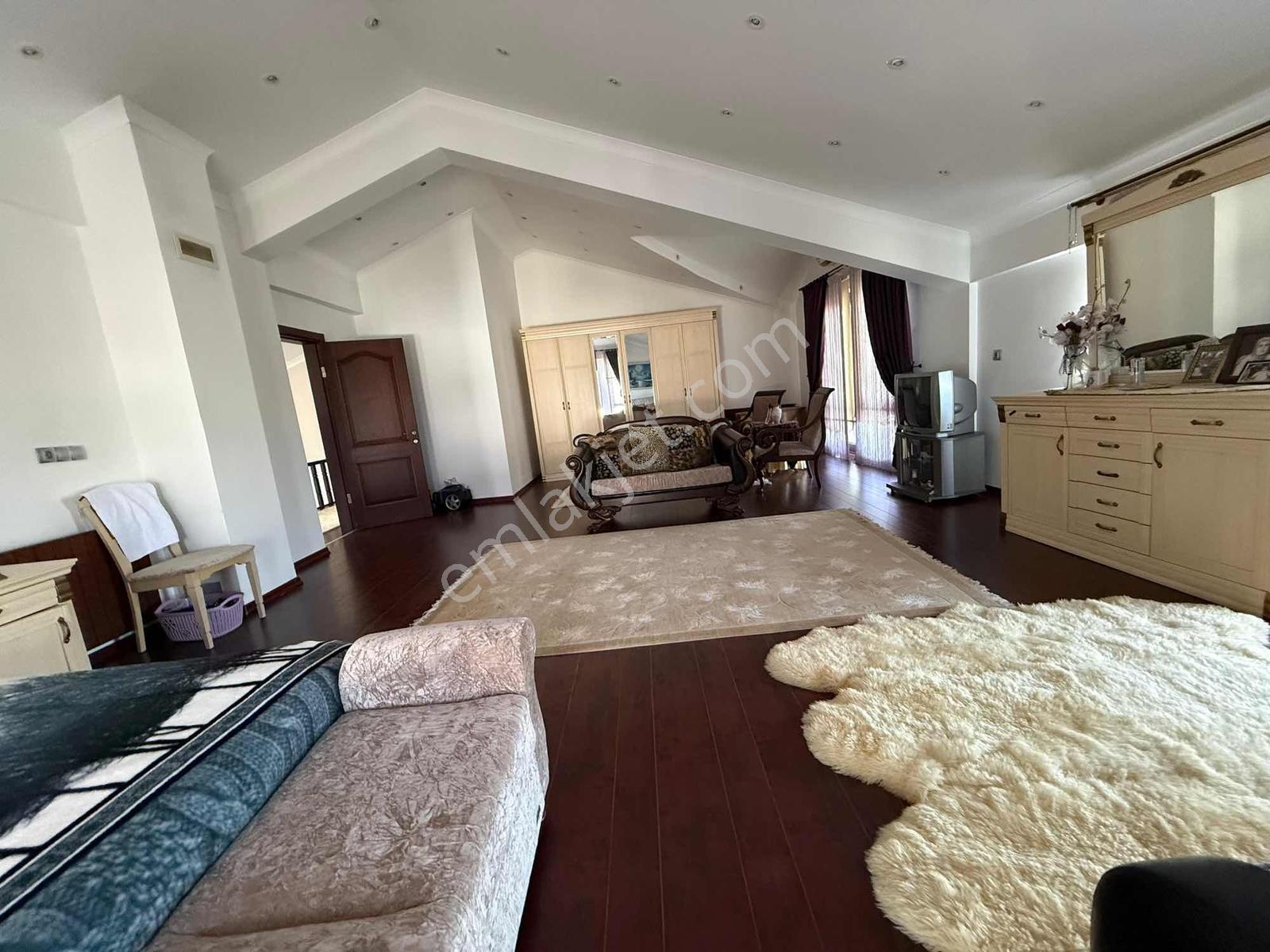 Remax Desıgn Şehrin En Güzel Noktasında 6+1 Villa 750 M2 Arsa - Görsel 16