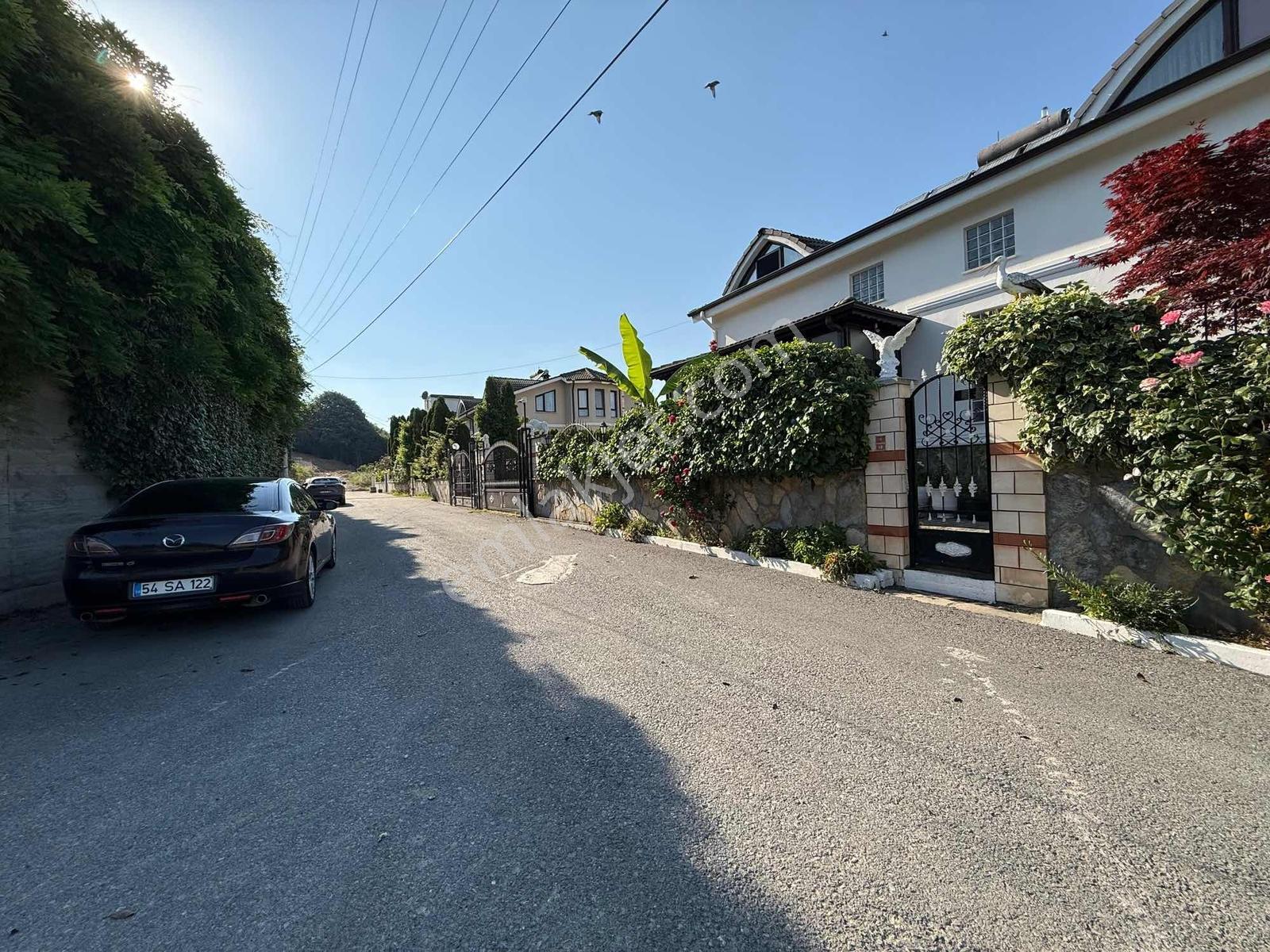 Remax Desıgn Şehrin En Güzel Noktasında 6+1 Villa 750 M2 Arsa - Görsel 2