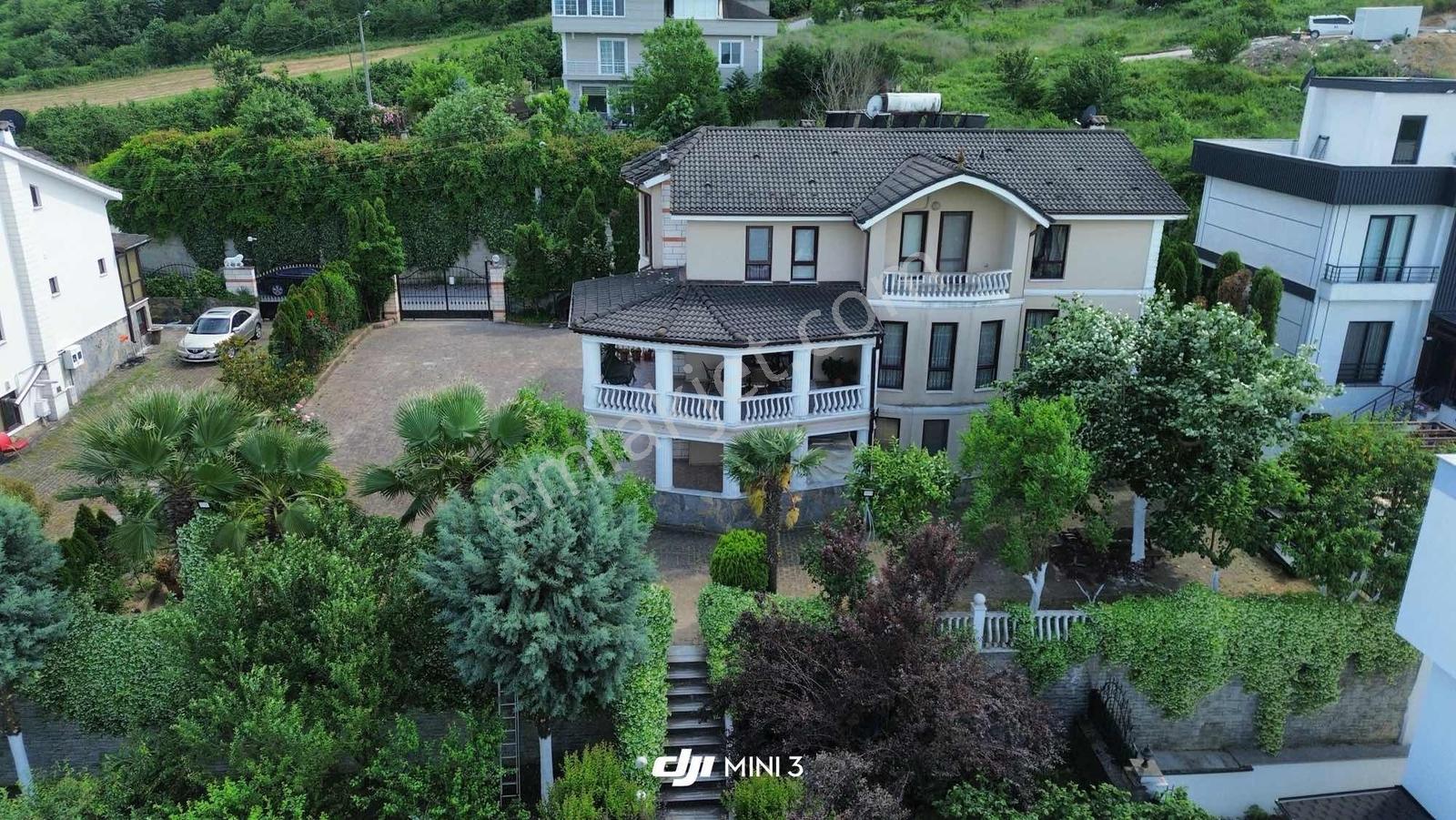 Remax Desıgn Şehrin En Güzel Noktasında 6+1 Villa 750 M2 Arsa