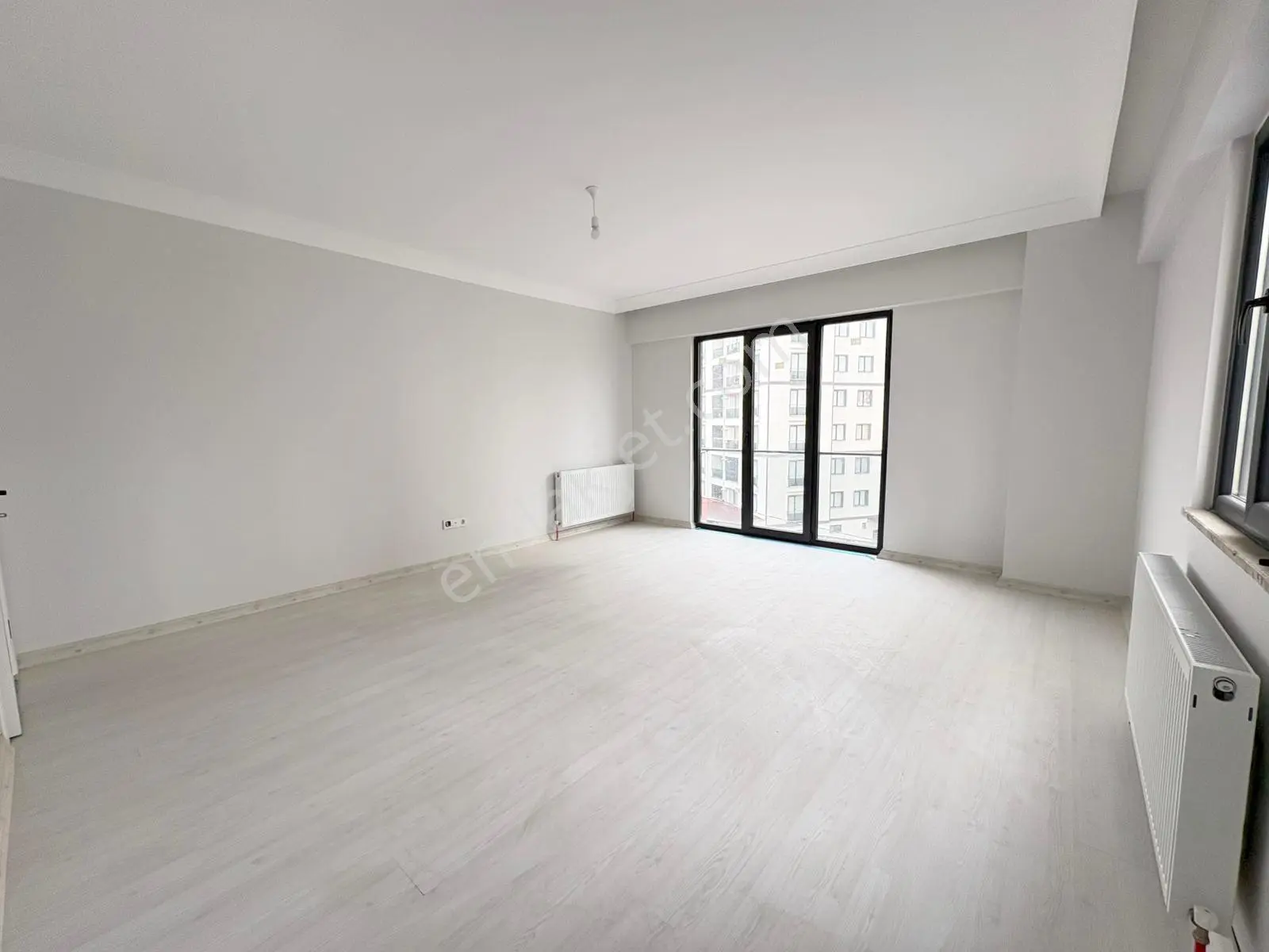 Mertcan'dan Yayalar Mah. Site İçi Ara Kat Balkonlu 3+1 Daire - Görsel 3
