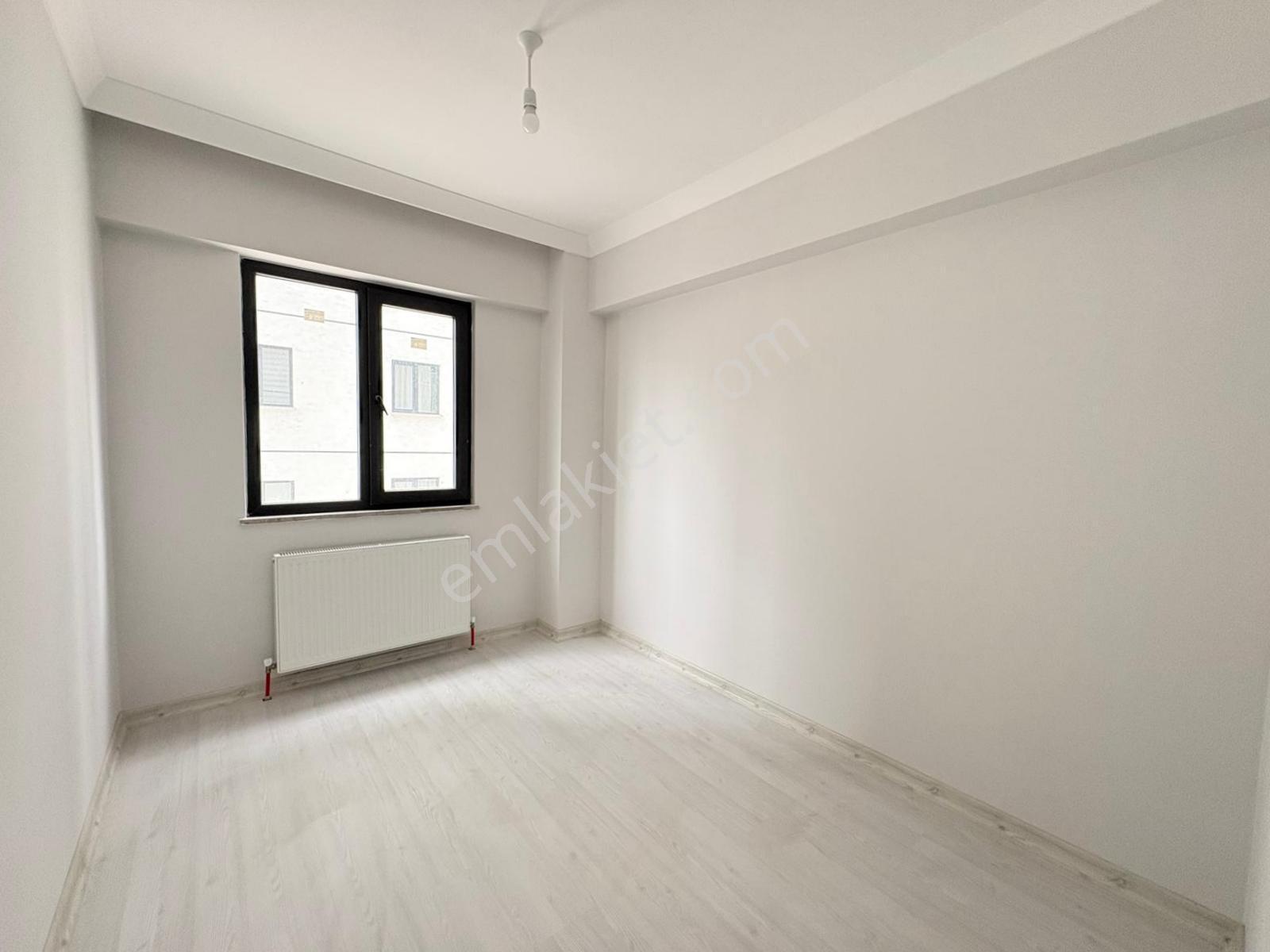 Mertcan'dan Yayalar Mah. Site İçi Ara Kat Balkonlu 3+1 Daire - Görsel 11