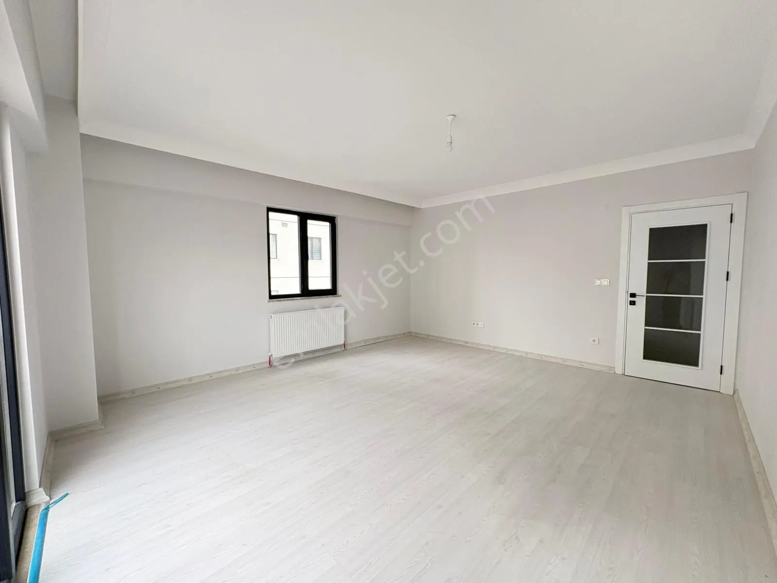 Mertcan'dan Yayalar Mah. Site İçi Ara Kat Balkonlu 3+1 Daire - Görsel 2
