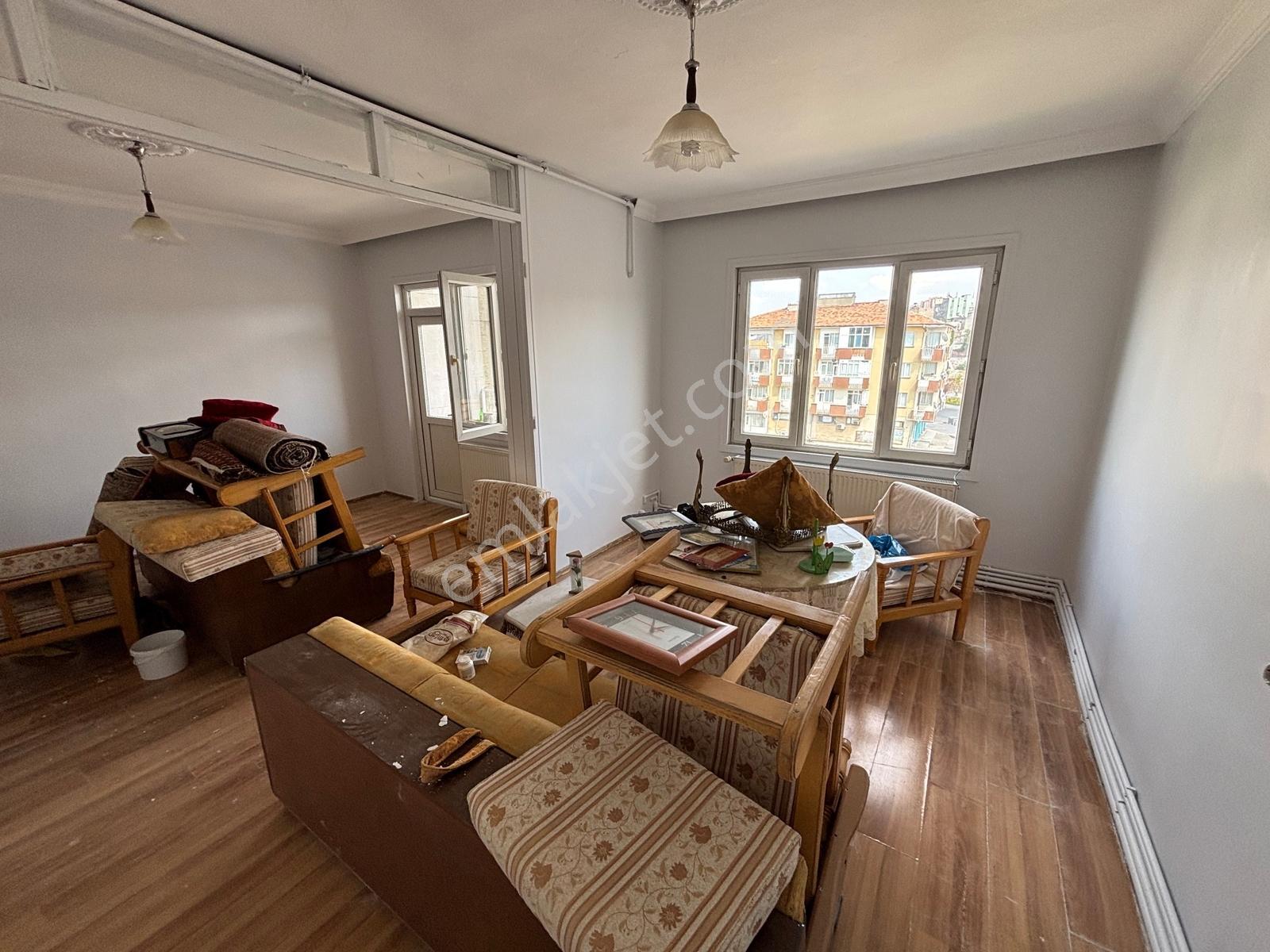 Kolejtepe Mahallesi Hoşgör Caddesinde 2+1 Satılık Daire