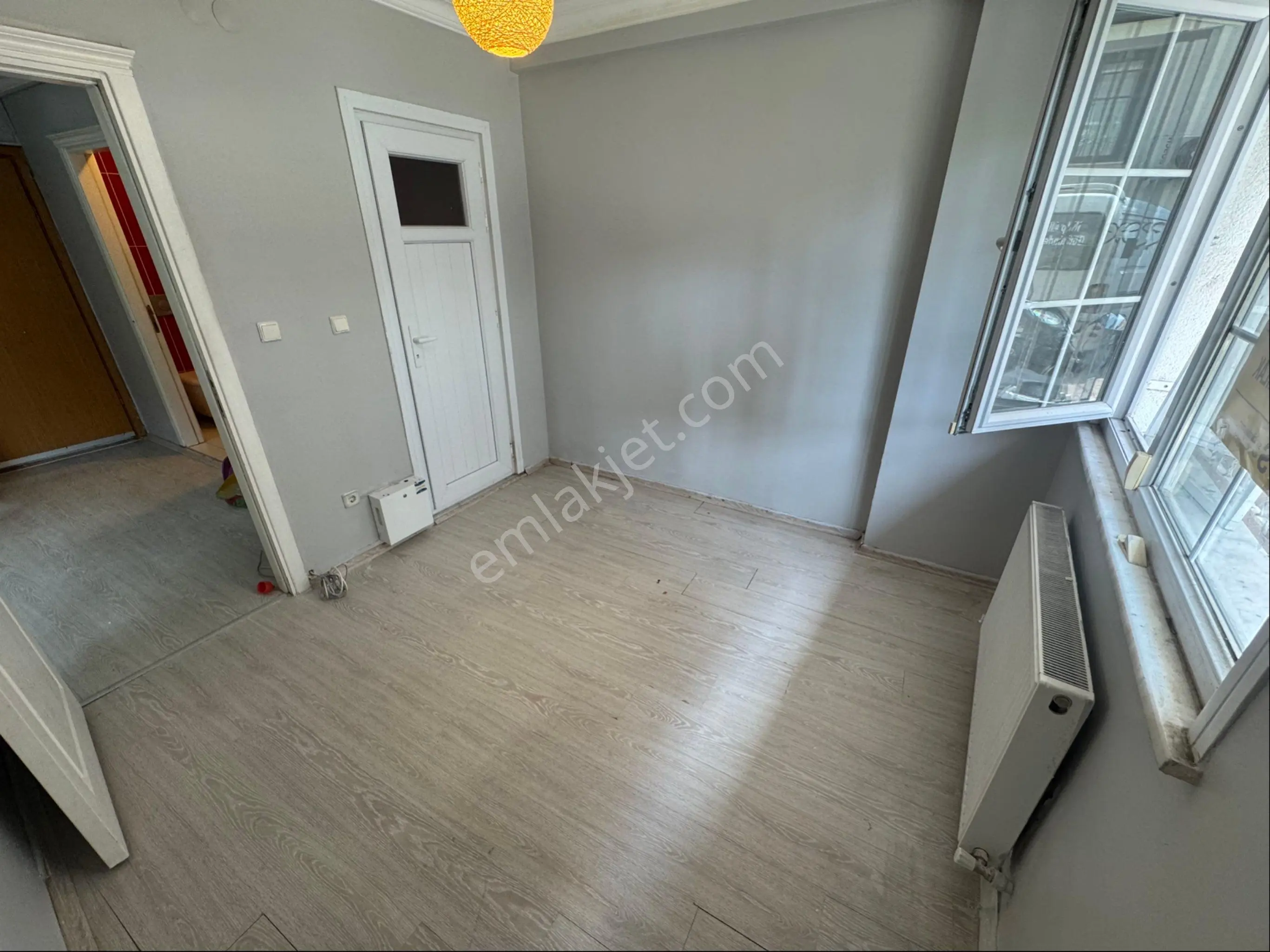 Para'dan Fırsat Eşyasız Daire 1+1 Ana Cadde Arkası - Görsel 4