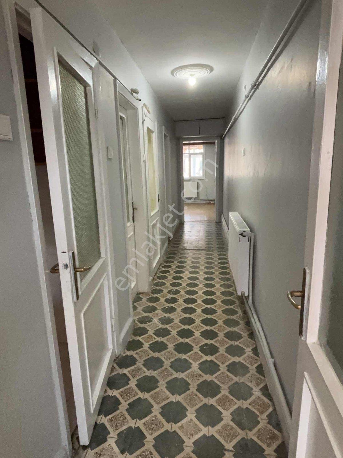 Beyoğlu Kadı Mehmet Efendi Mahallesinde Kiralık 2+1 Daire - Görsel 25