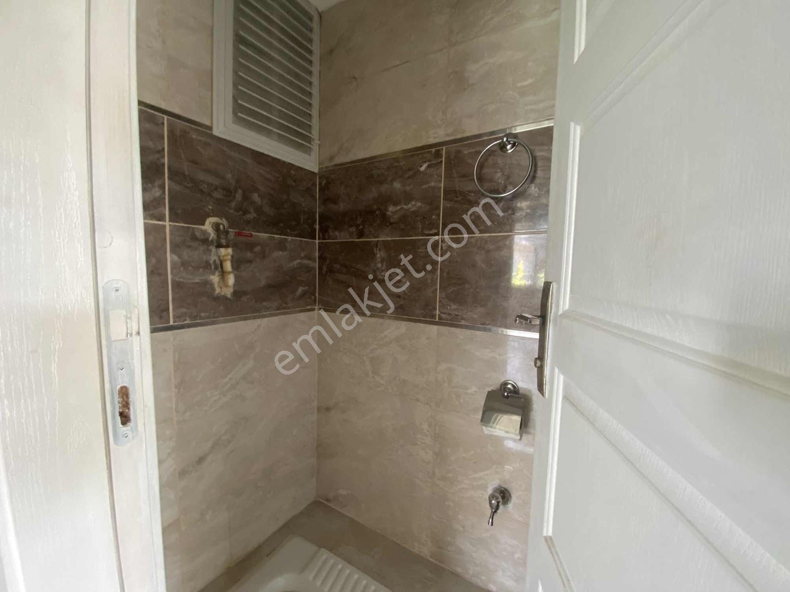Karaca Mah Kiralık 2+1 80 M2 Orta Kat / Akmanoğlu Emlak - Görsel 4