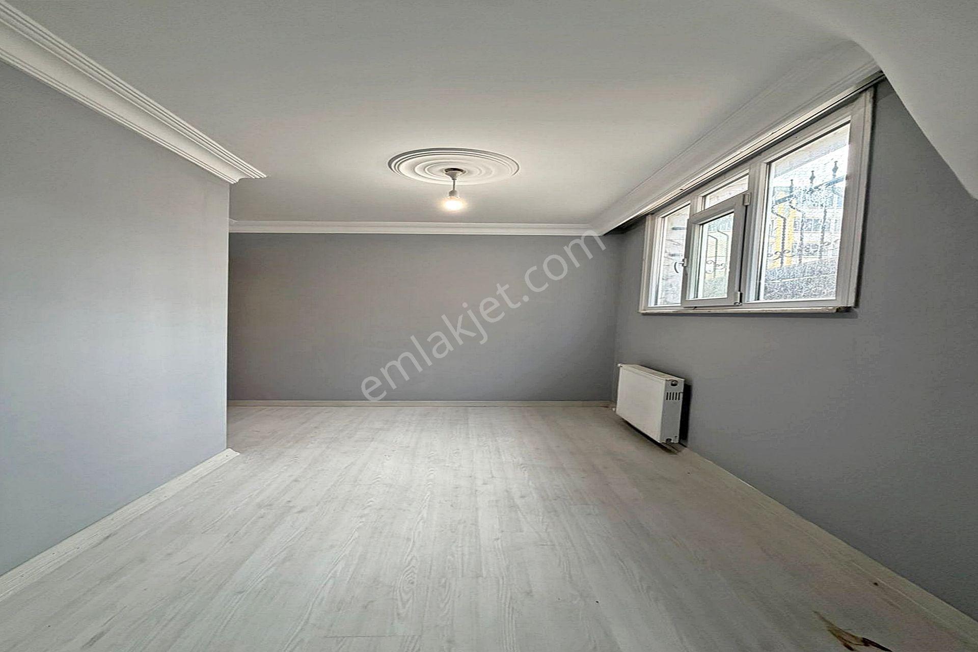 Bahçeşehir Lokasyonunda Köşe Başı Satılık 3+1 Daire - Görsel 15