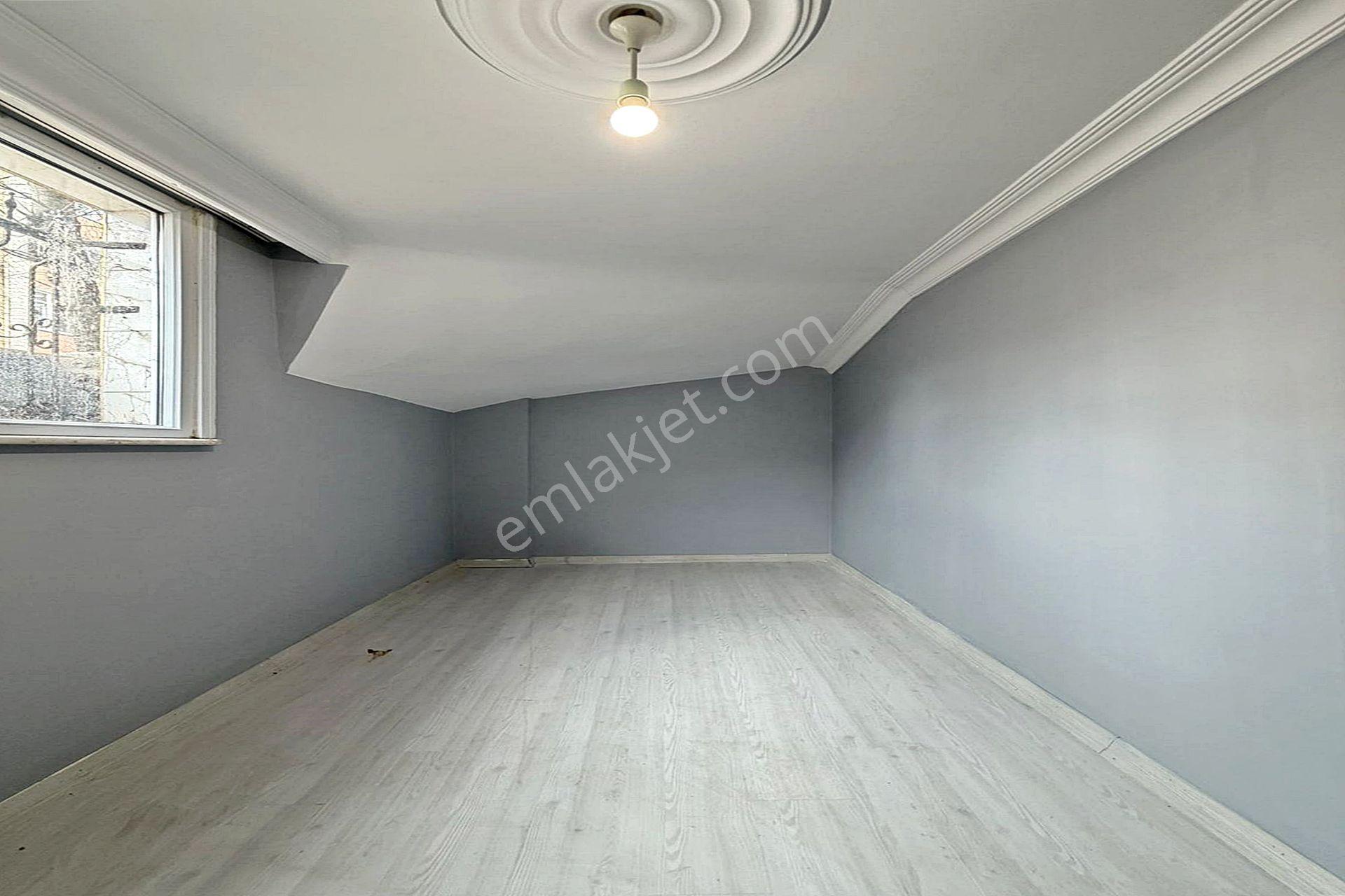 Bahçeşehir Lokasyonunda Köşe Başı Satılık 3+1 Daire - Görsel 13