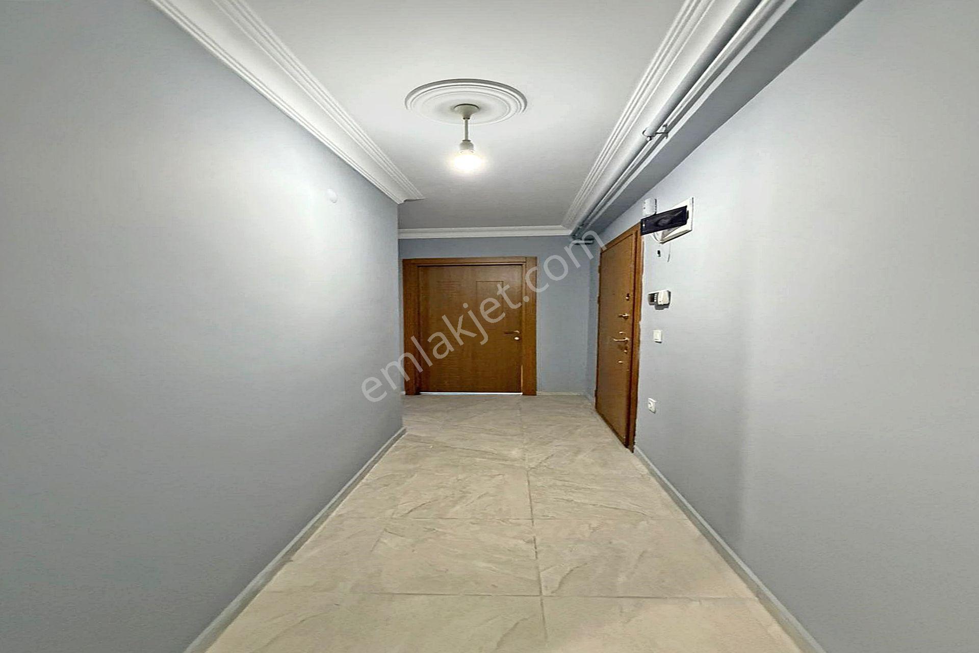 Bahçeşehir Lokasyonunda Köşe Başı Satılık 3+1 Daire - Görsel 22