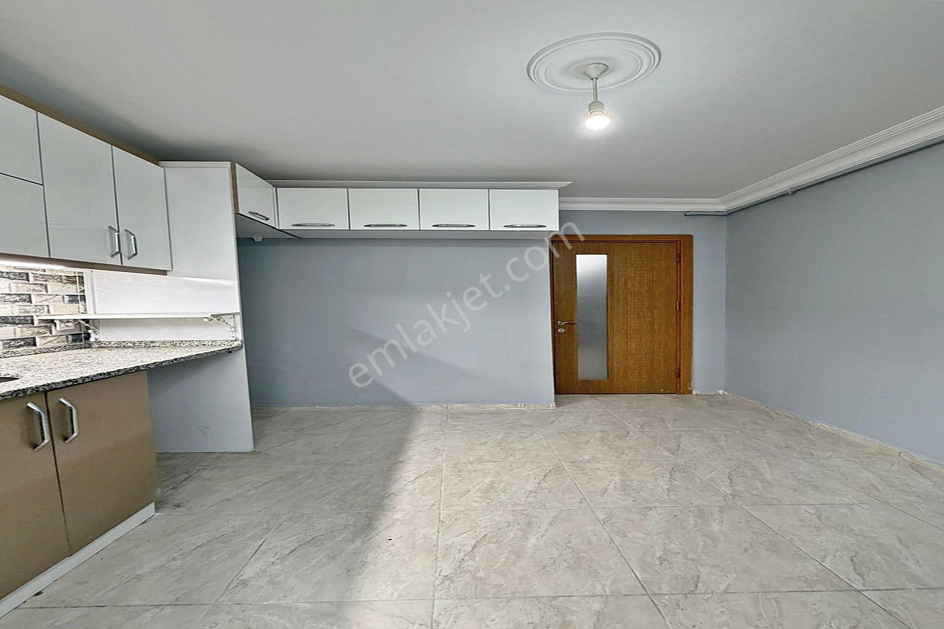 Bahçeşehir Lokasyonunda Köşe Başı Satılık 3+1 Daire - Görsel 4