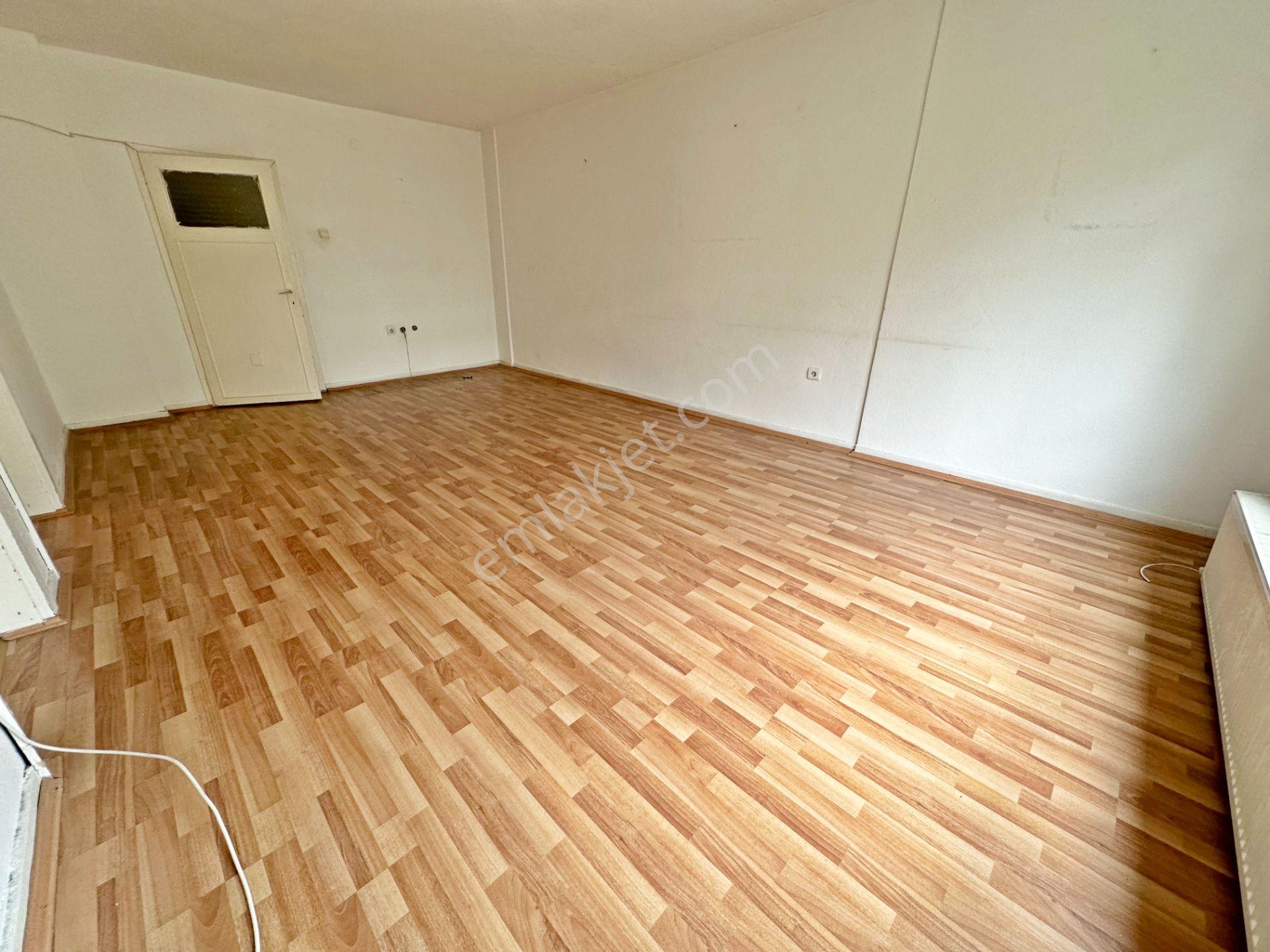Etlik Mah. Kuyuyazısı Caddesi Üzerinde 2.katta Kiralık 3+1 Mülk!! Bina'ya Ait Açık Otopark - Görsel 7