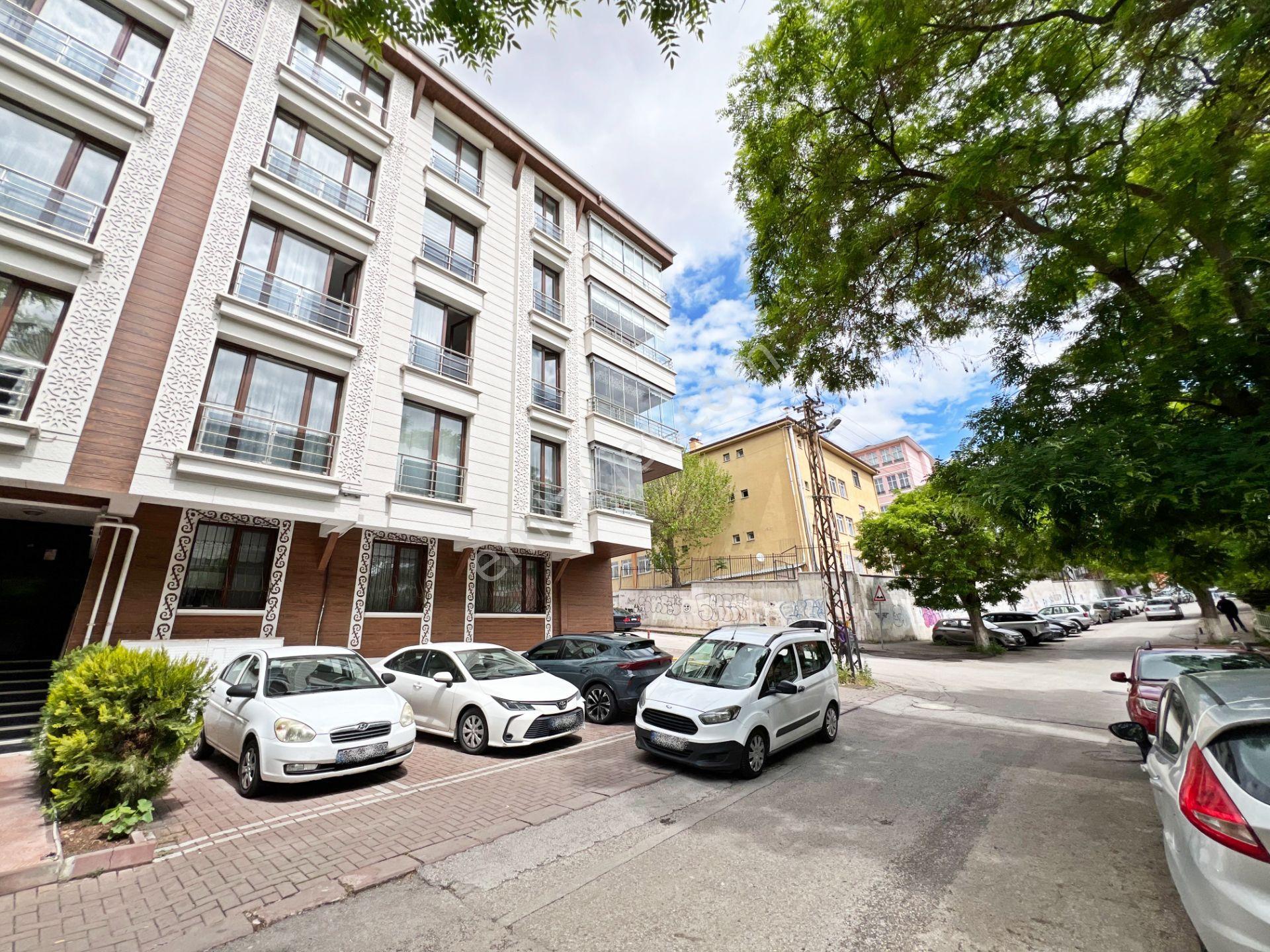 Aşağı Eğlence Mah. Meşeli Sokak / Yeni Bina / 3+1 Yüksek Giriş Ön Cephe E.banyolu Kapalı Otoparklı - Görsel 33