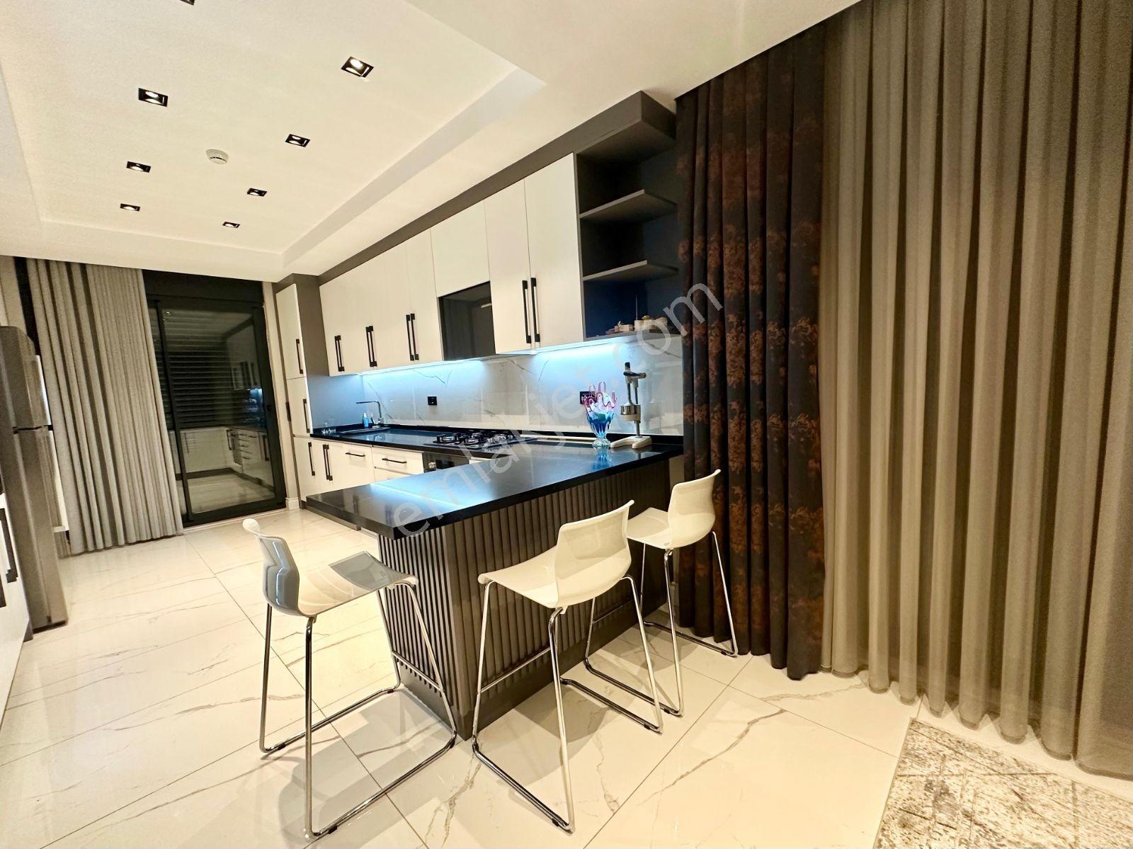 Altınkalede Havuzlu Yerden Isıtmalı 4+1 Lüks Villa Kiralık - Görsel 8