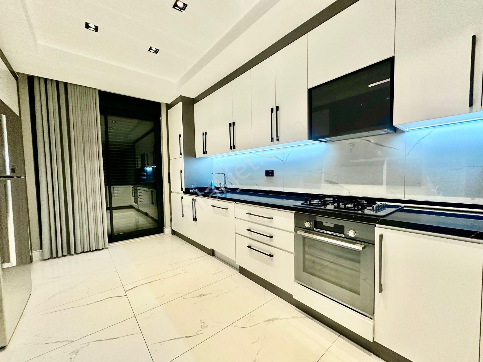 Altınkalede Havuzlu Yerden Isıtmalı 4+1 Lüks Villa Kiralık - Görsel 9