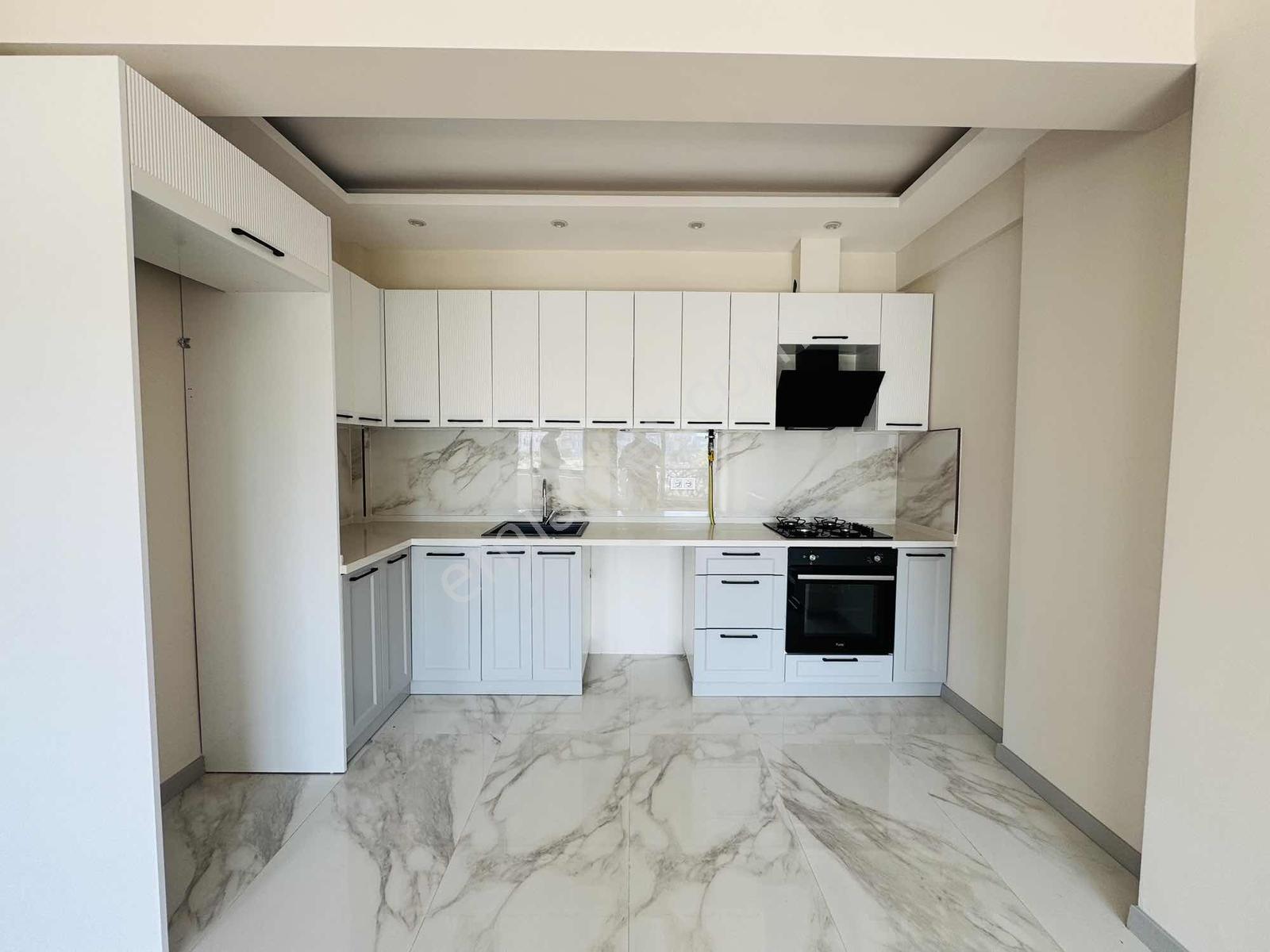 Yeni Mahallede 3 Yaşında 2+1 Lüks Ara Kat Daire Fırsatı