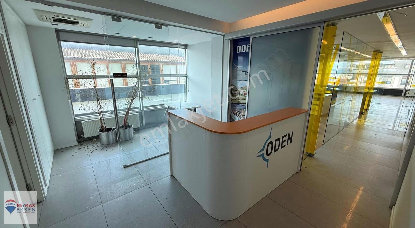 Üsküdar Kısıklı'da Prestijli Plazada Dubleks Ofis - Görsel 11