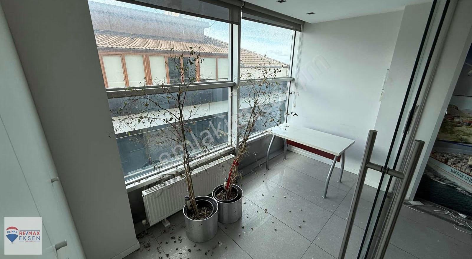 Üsküdar Kısıklı'da Prestijli Plazada Dubleks Ofis - Görsel 12