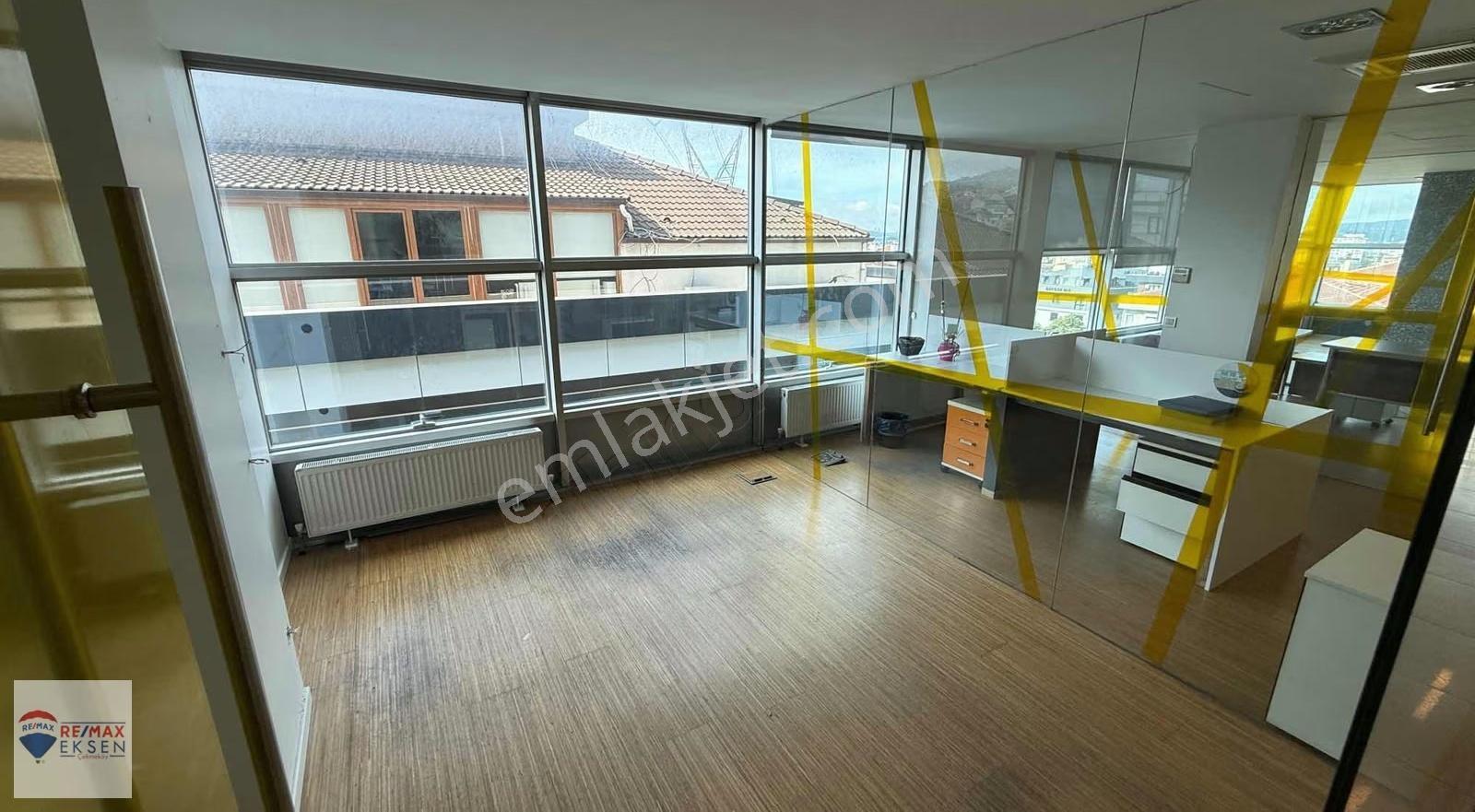 Üsküdar Kısıklı'da Prestijli Plazada Dubleks Ofis - Görsel 7