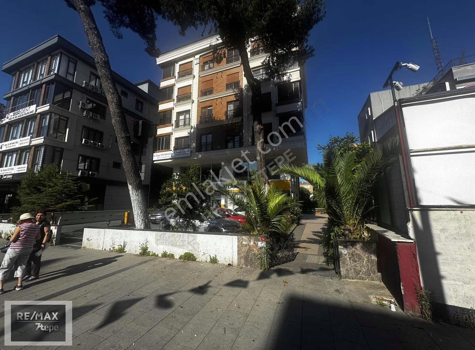 Bakırköy İncirli Cad Üstünde Yeni Binada Kiralık 1+1