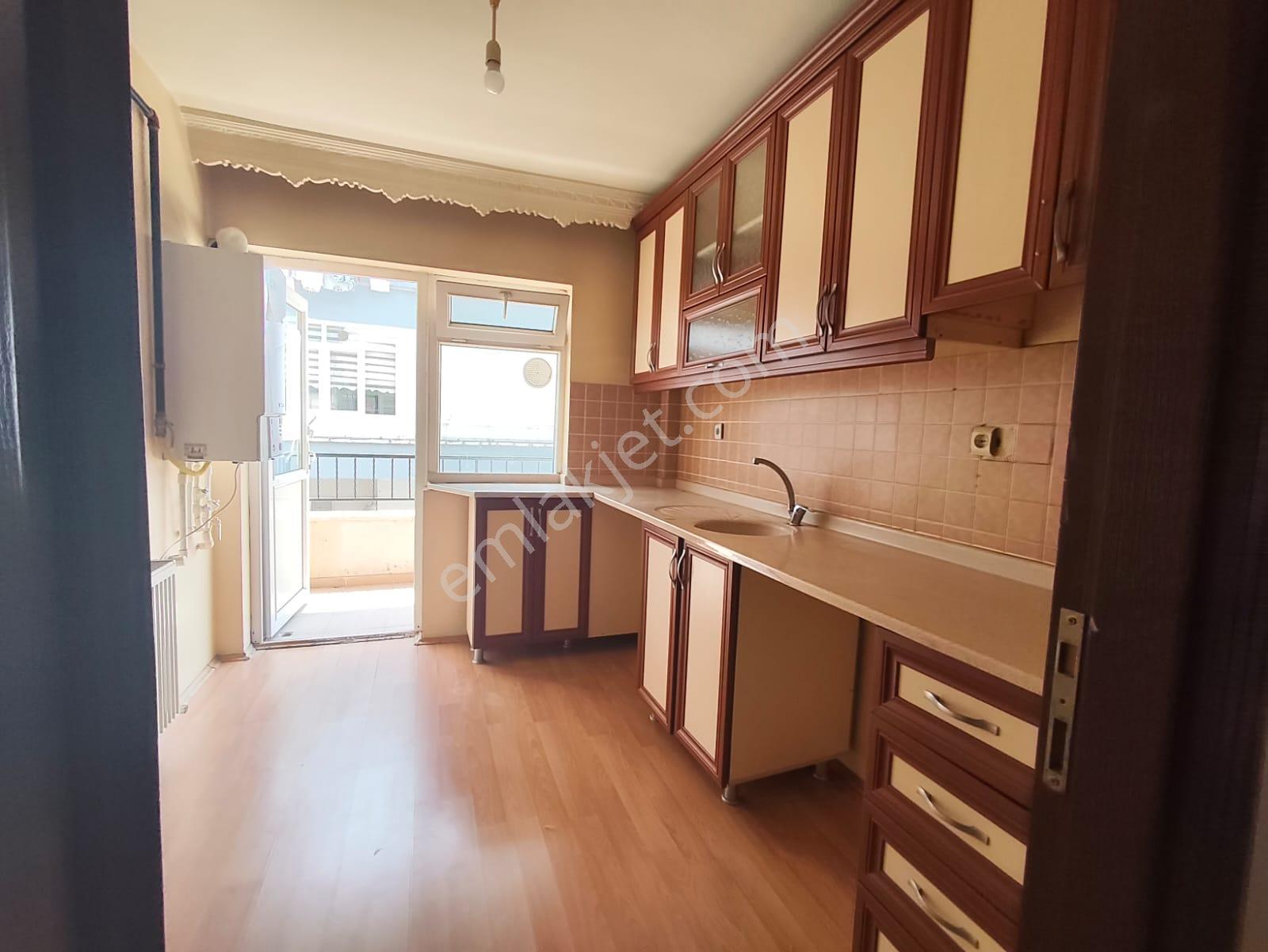 Yılmaz Gayrımenkulden 2 Ara Kat Cadde Üzerı Kıralık Daire - Görsel 8