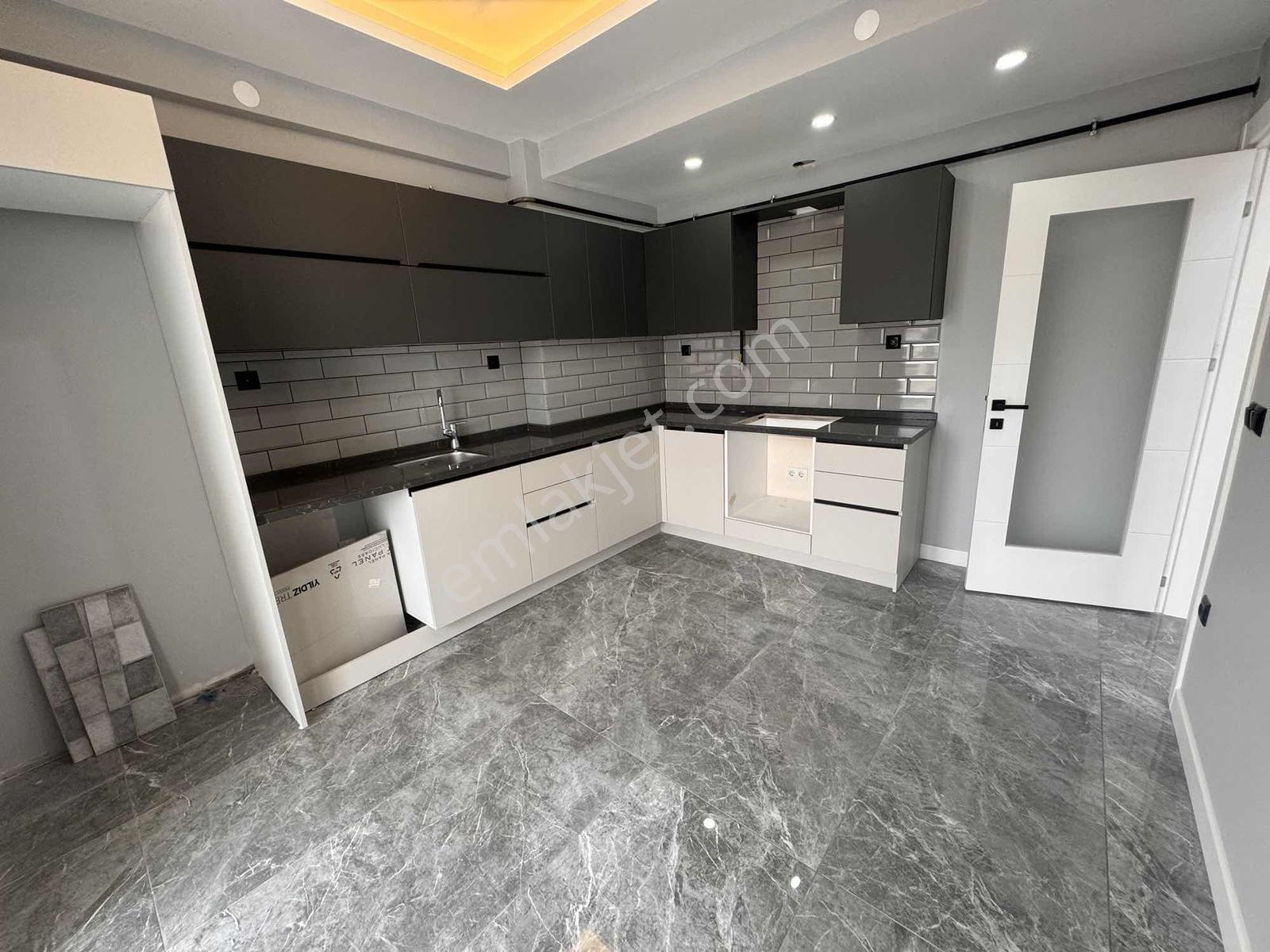 Çağ Emlak'tan Merkez Şeker Mah 324 M2 İçinde 3 Katlı 3 Daire - Görsel 7